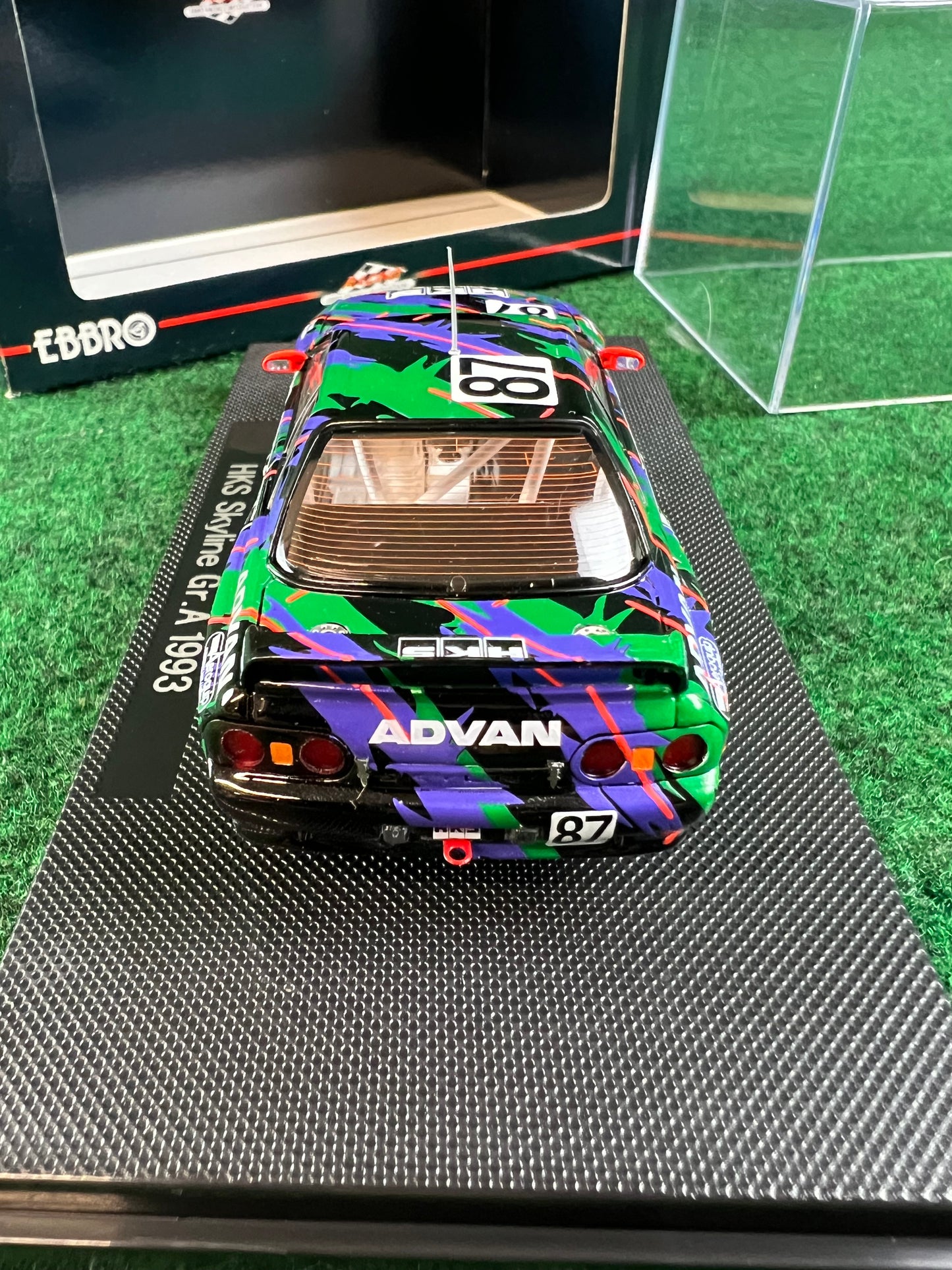 EBBRO Racing Collection - 1993 HKS Nissan Skyline R32 GTR Gr. A 1/43 Scale Diecast