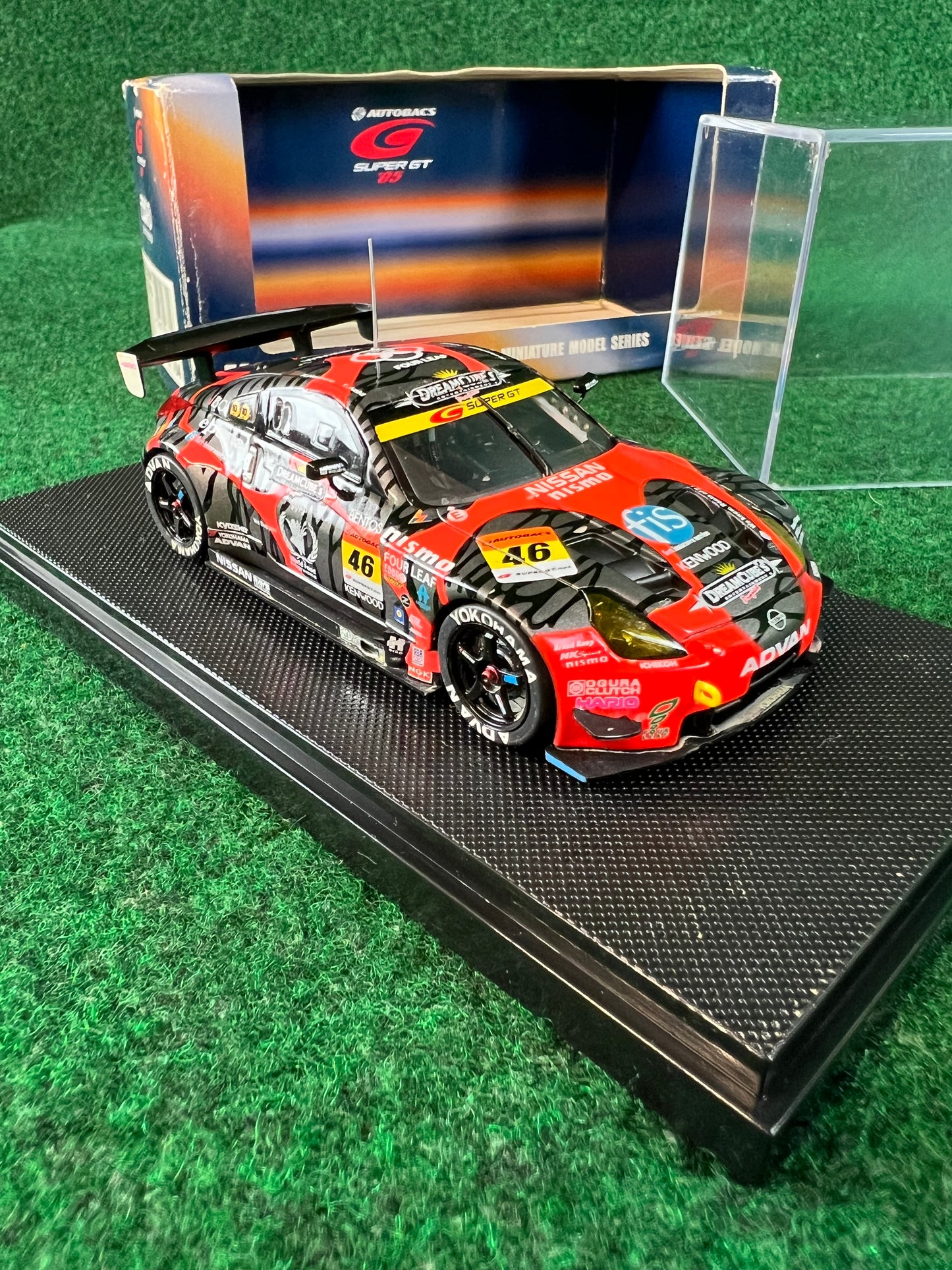 EBBRO Dream Cube's ADVAN SuperGT Nissan Fairlady Z 2005 Diecast