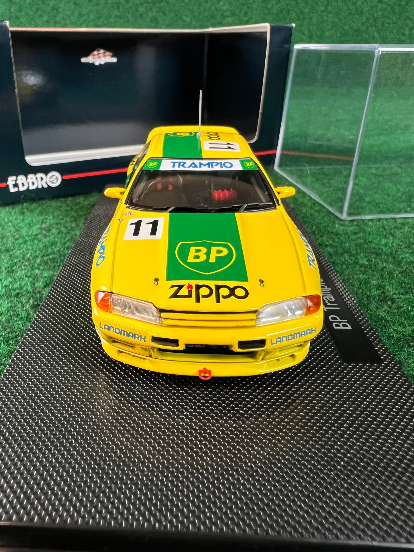 EBBRO Racing Collection - BP Trampio Nissan Skyline R32 GT-R 1/43 Scale Diecast