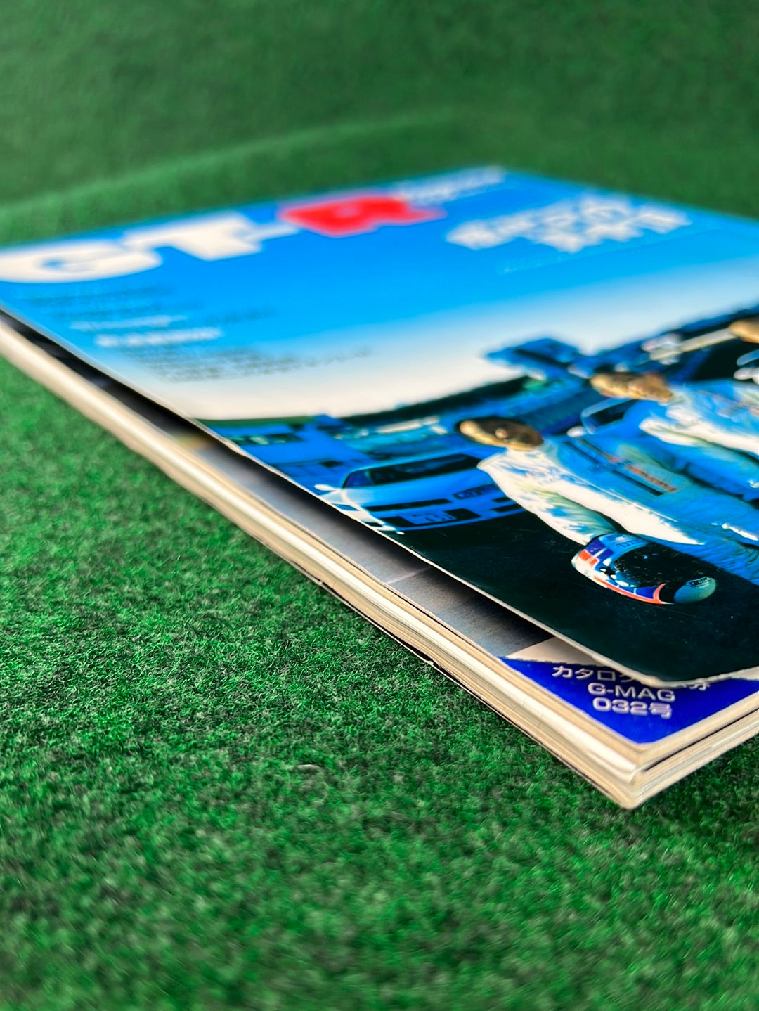 GT-R Magazine - (Damaged) 2000 Vol. 032 & 2002 042 Set