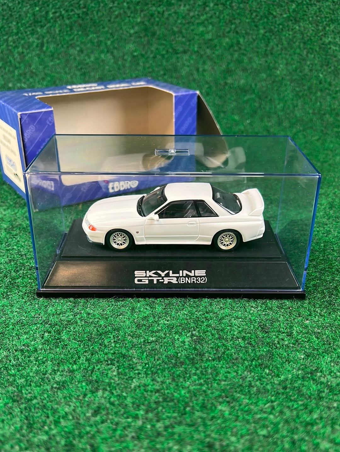 EBBRO Nissan Skyline R32 GTR White 1/43 Diecast