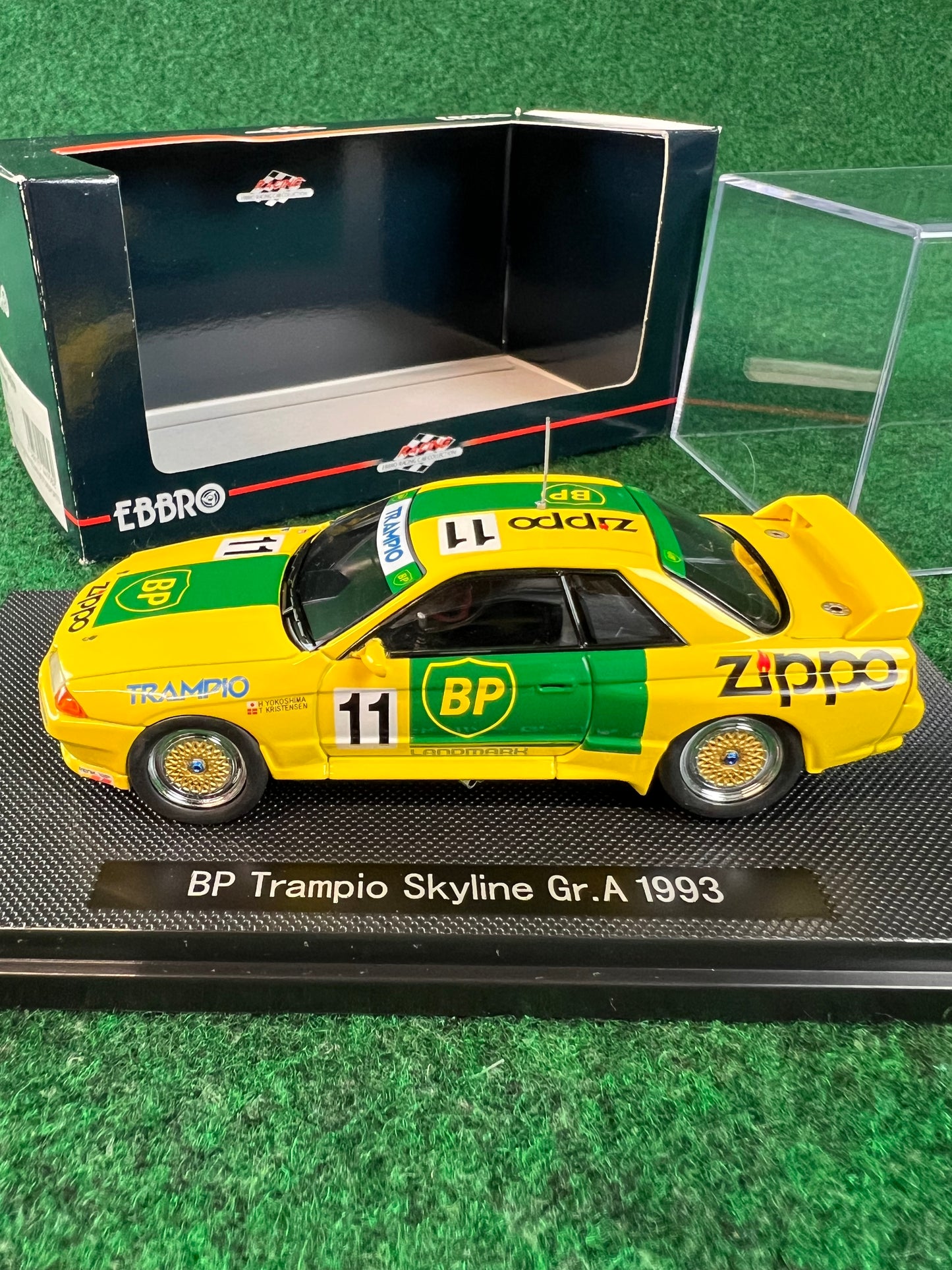 EBBRO Racing Collection - BP Trampio Nissan Skyline R32 GT-R 1/43 Scale Diecast