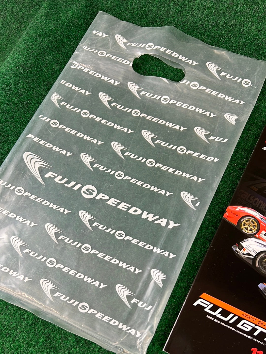 2007 AUTOBACS SuperGT Fuji Speedway GT Round 9 Official Race Program and Towel Set