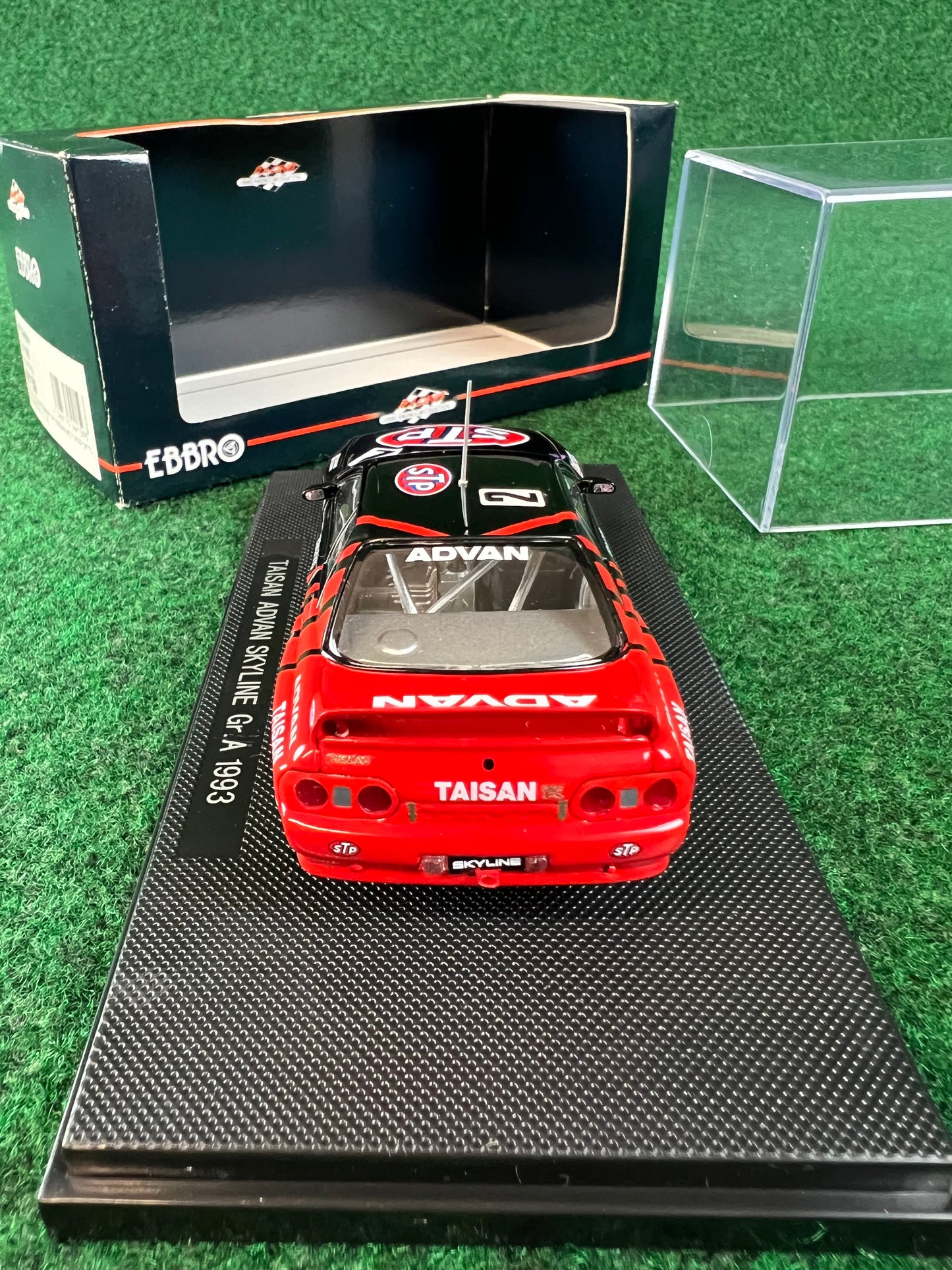 EBBRO Racing Collection - Taisan STP Nissan Skyline R32 GT-R 1/43 Scale Diecast