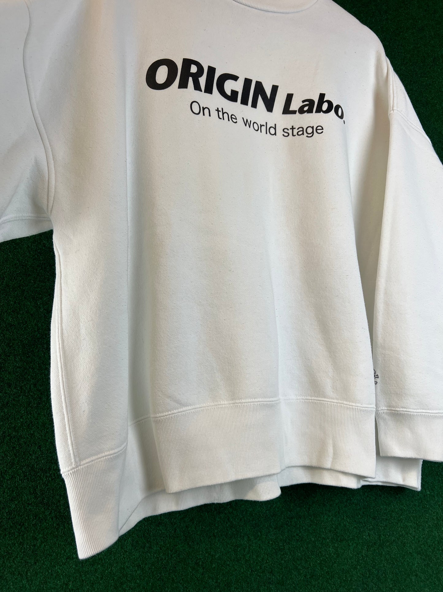 Origin Labo - White Crewneck Sweatshirt