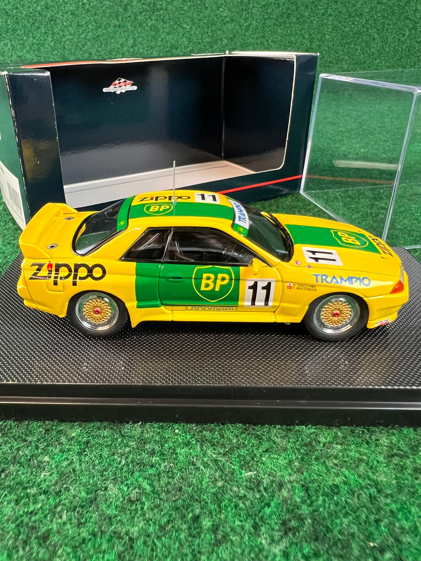 EBBRO Racing Collection - BP Trampio Nissan Skyline R32 GT-R 1/43 Scale Diecast