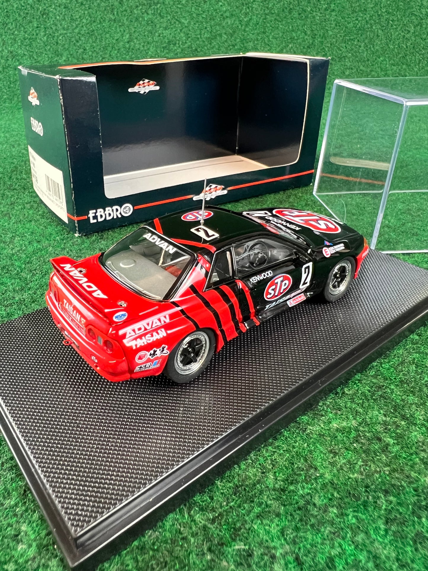 EBBRO Racing Collection - Taisan STP Nissan Skyline R32 GT-R 1/43 Scale Diecast