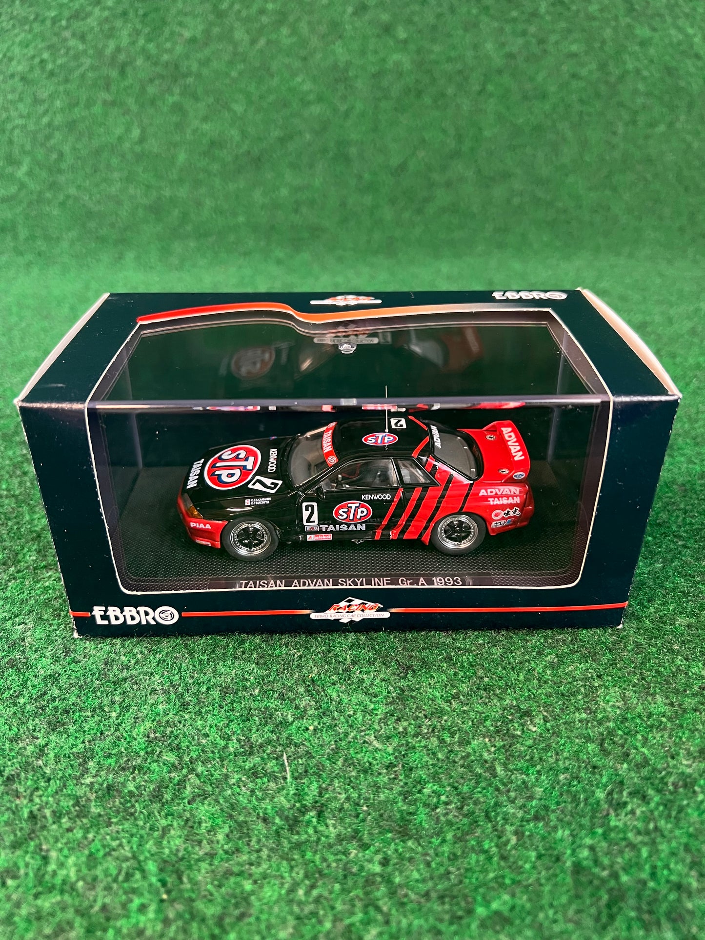 EBBRO Racing Collection - Taisan STP Nissan Skyline R32 GT-R 1/43 Scale Diecast