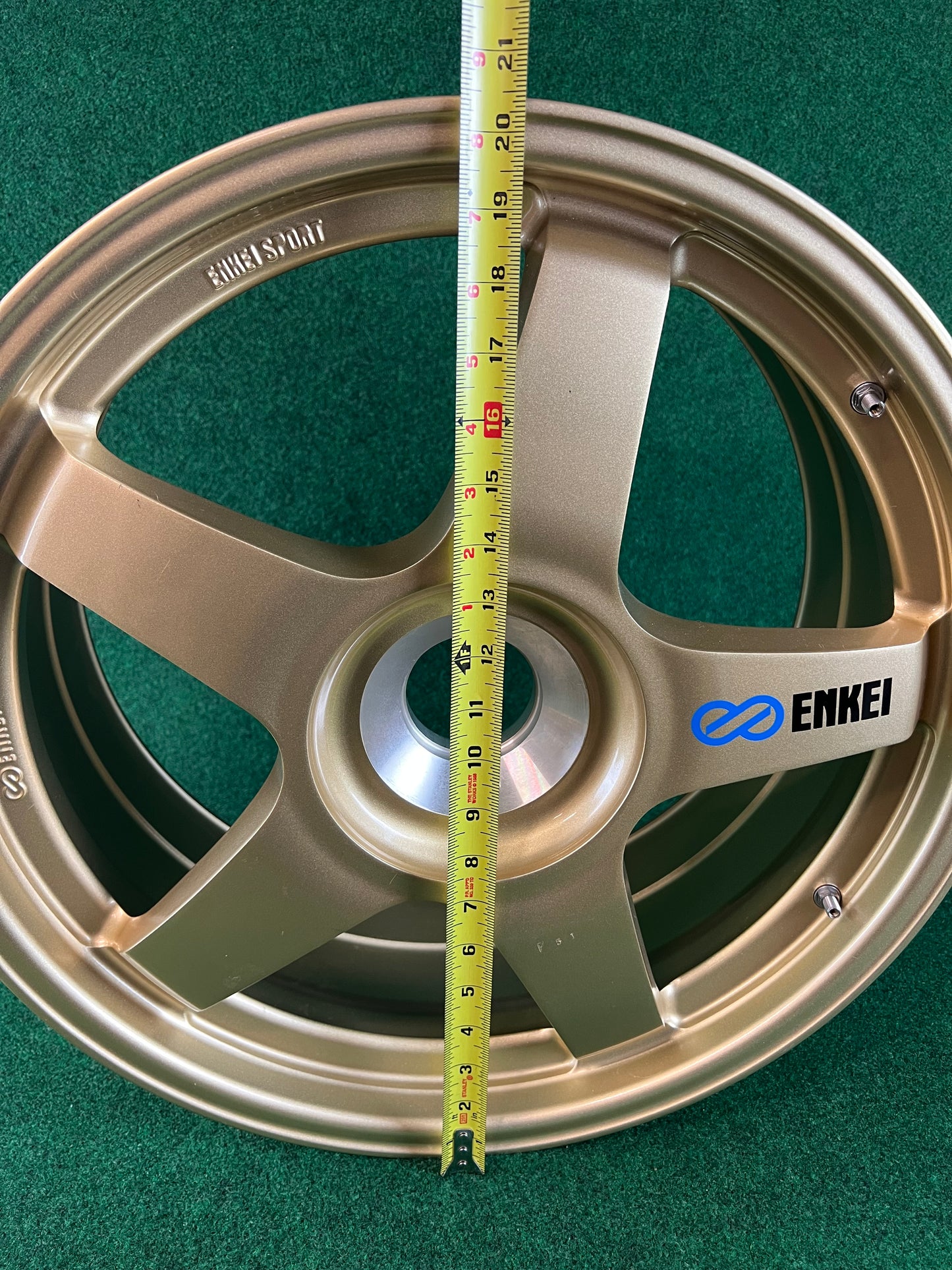 ENKEI - JTCC FET Toyota Corolla Centerlock Wheel and Goods Set