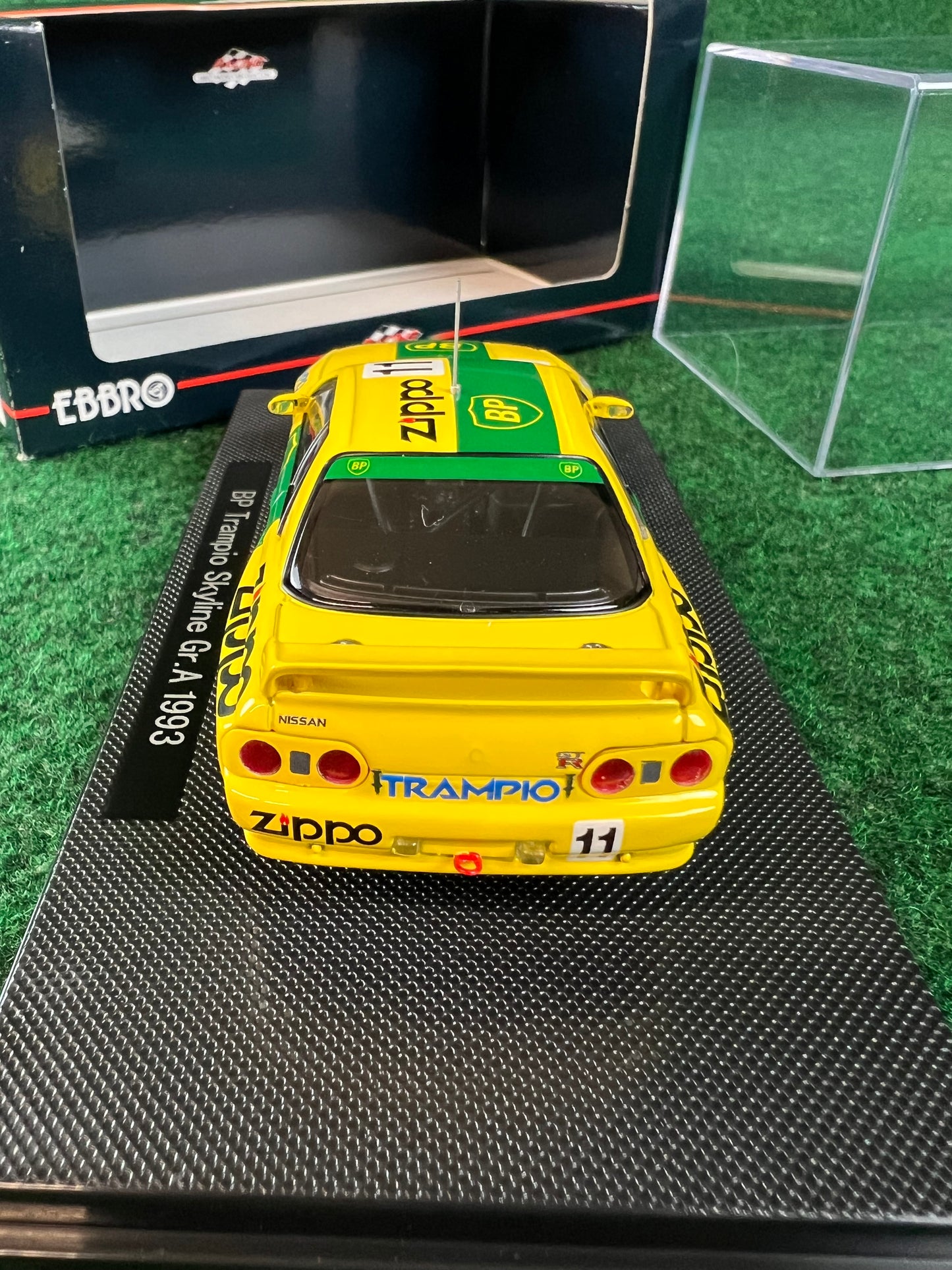 EBBRO Racing Collection - BP Trampio Nissan Skyline R32 GT-R 1/43 Scale Diecast
