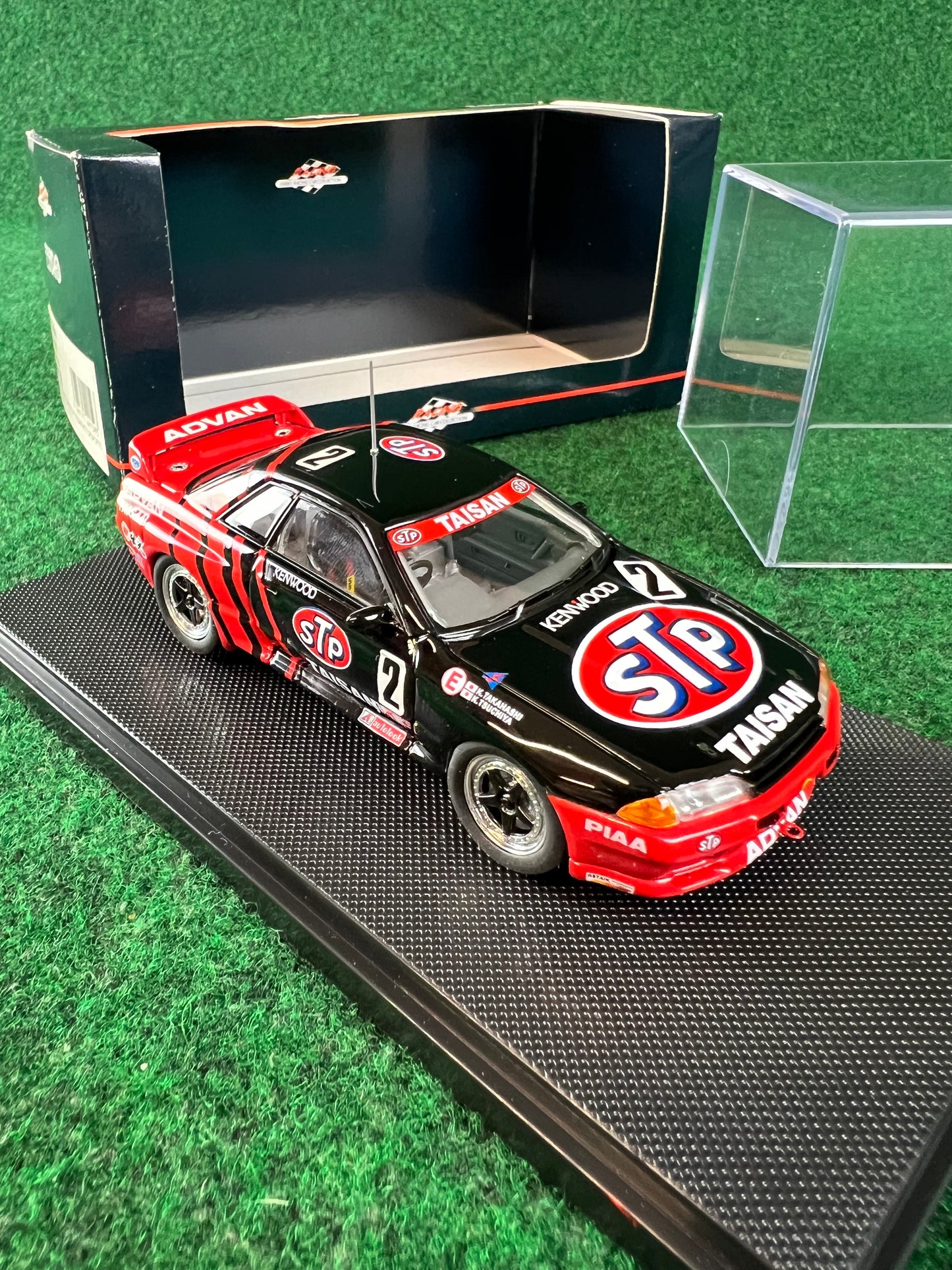 EBBRO Racing Collection - Taisan STP Nissan Skyline R32 GT-R 1/43 Scale Diecast