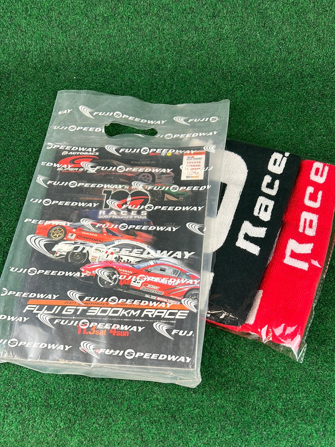 2007 AUTOBACS SuperGT Fuji Speedway GT Round 9 Official Race Program and Towel Set