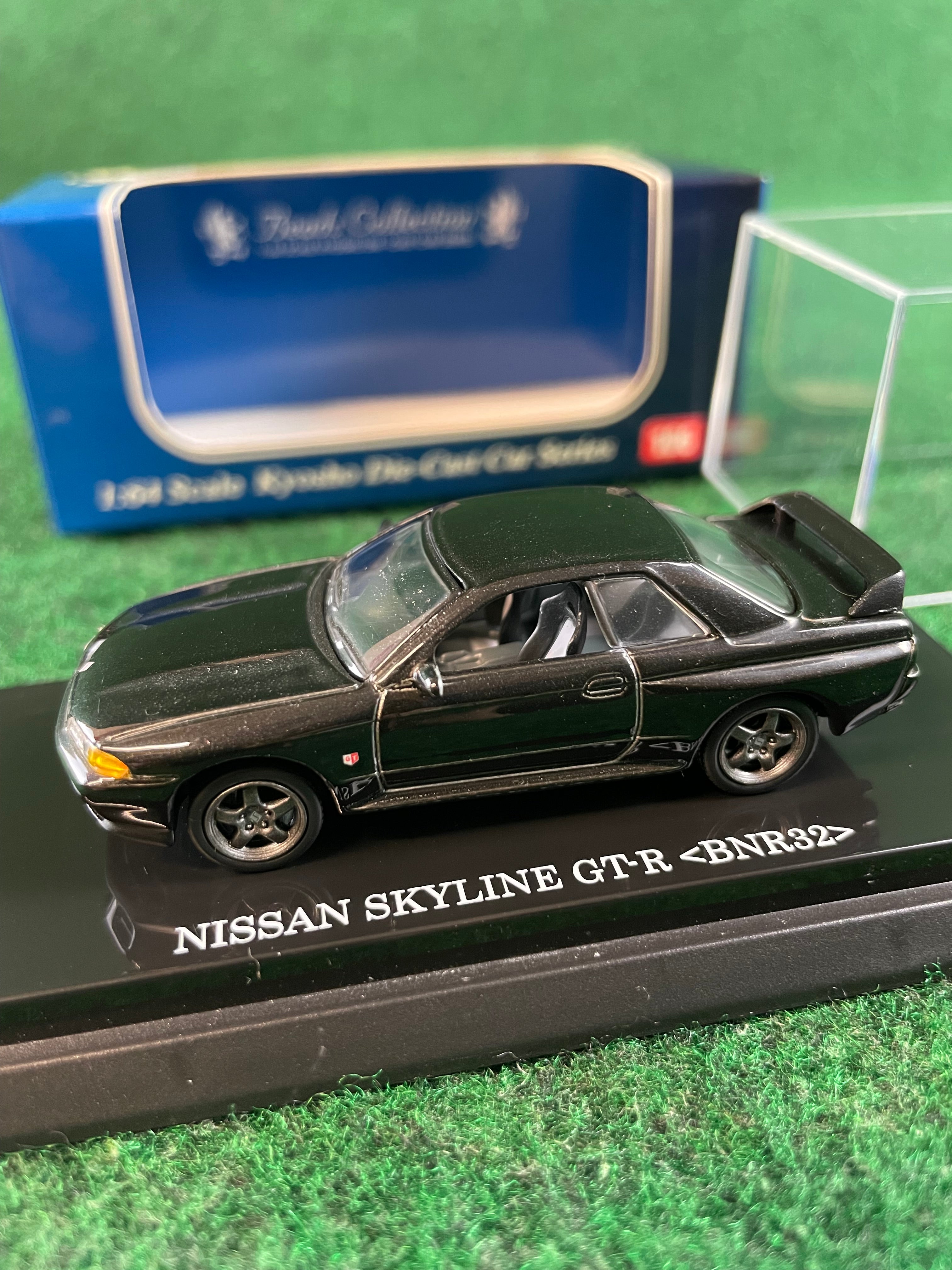 KYOSHO - Beads Collection Black Nissan Skyline R32 GT-R 1/64 Scale