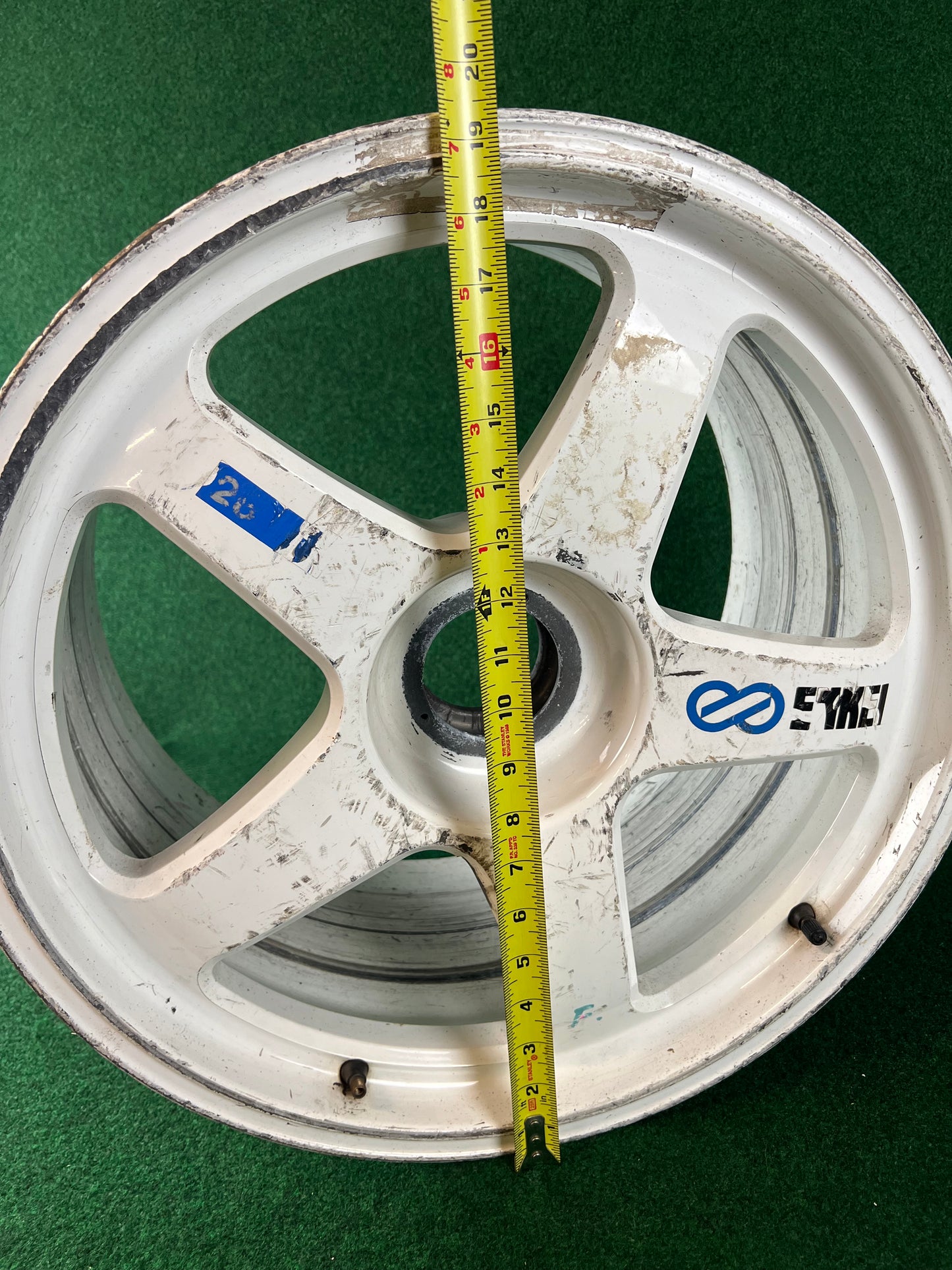 ENDLESS - 2004 Porsche 911 JGTC #26 Centerlock Race Wheel and Goods Set