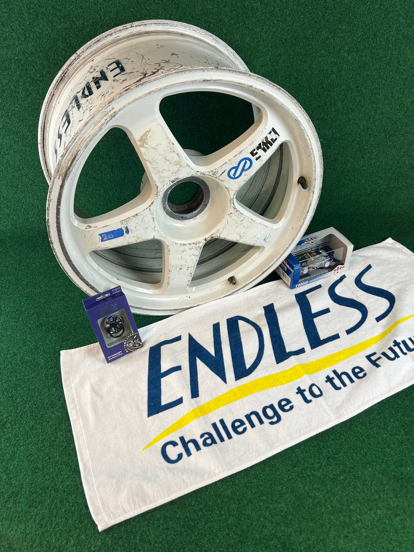 ENDLESS - 2004 Porsche 911 JGTC #26 Centerlock Race Wheel and Goods Set