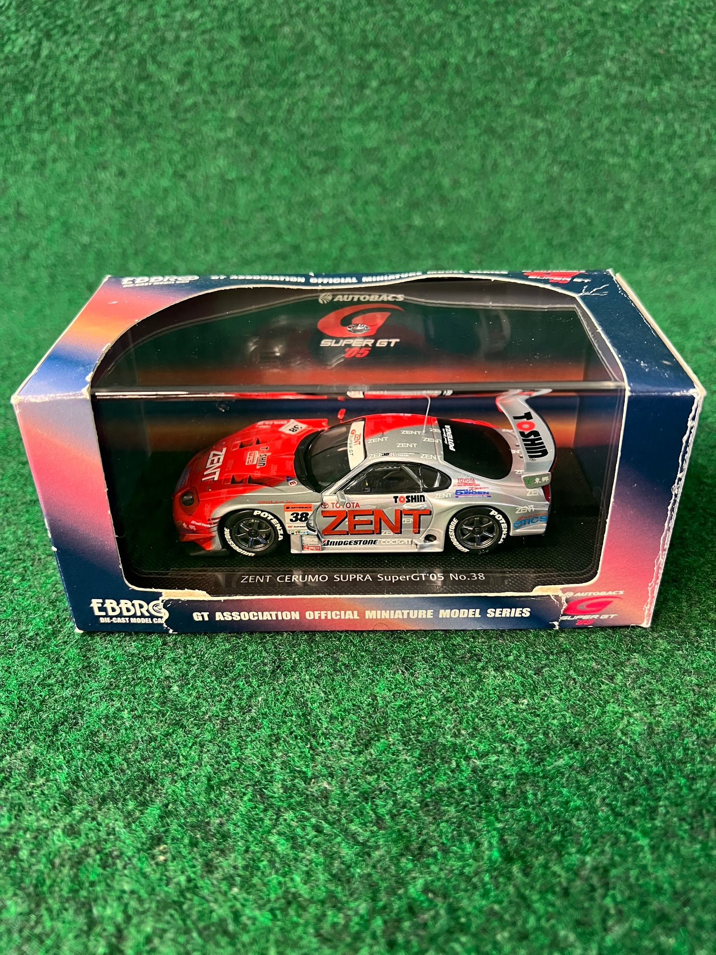 EBBRO - ZENT CERUMO 2005 Toyota Supra GT500 SuperGT No.38 1/43 Scale Diecast