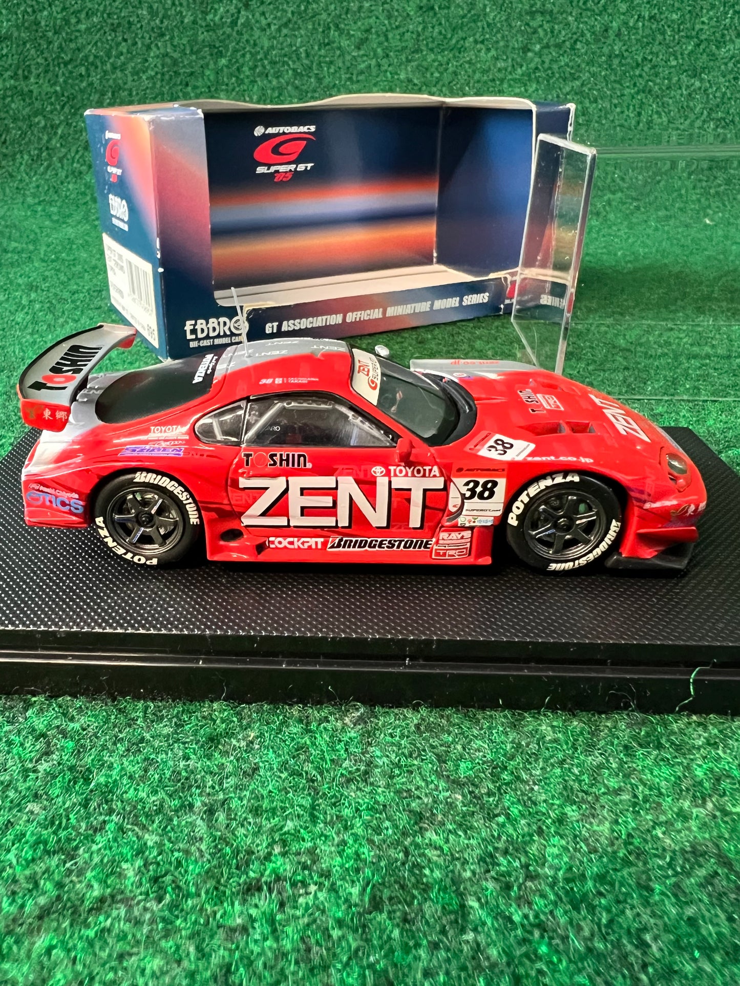 EBBRO - ZENT CERUMO 2005 Toyota Supra GT500 SuperGT No.38 1/43 Scale Diecast