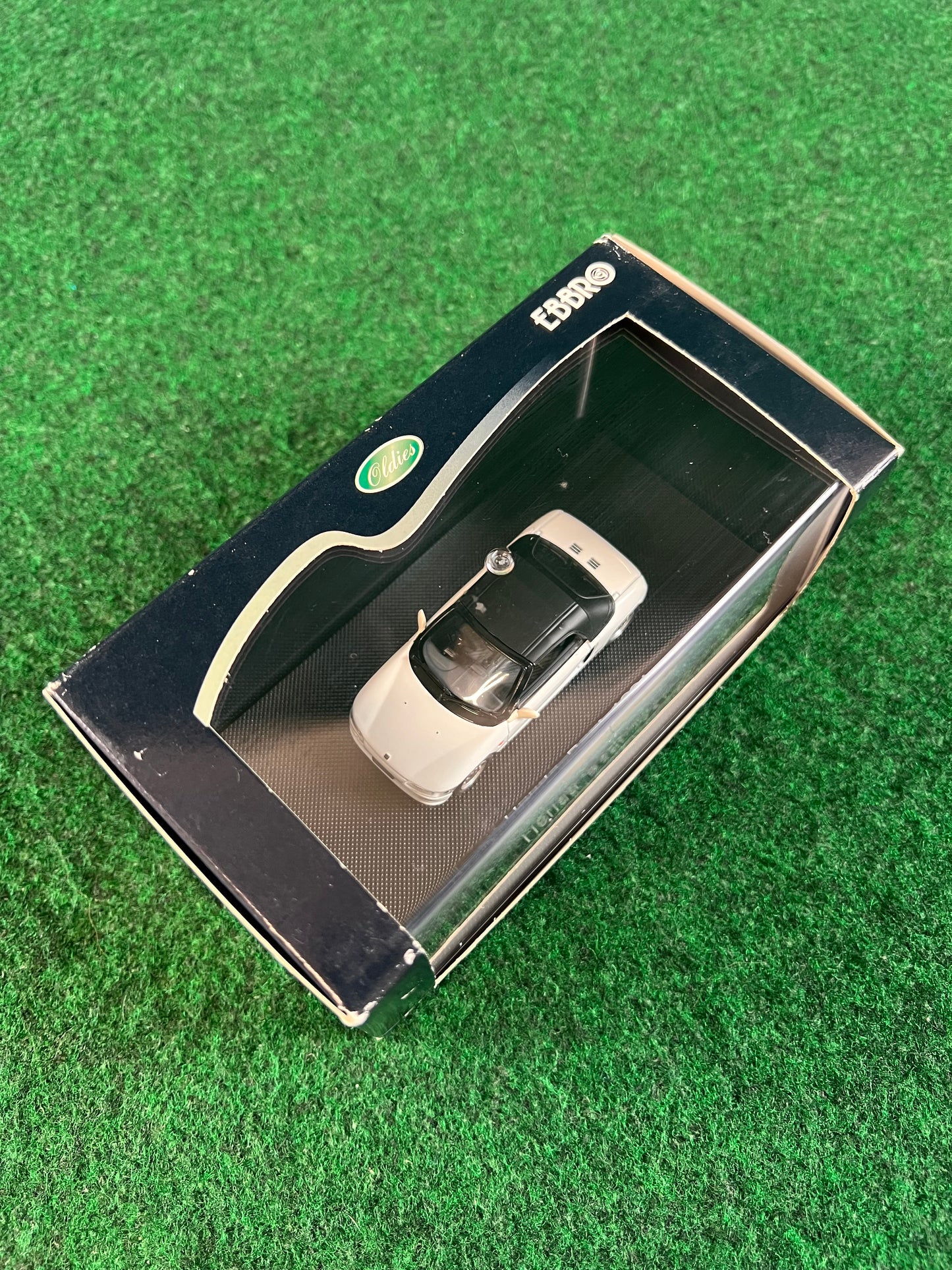 EBBRO Oldies - 1991 Honda Beat White Convertible 1/43 Scale Diecast