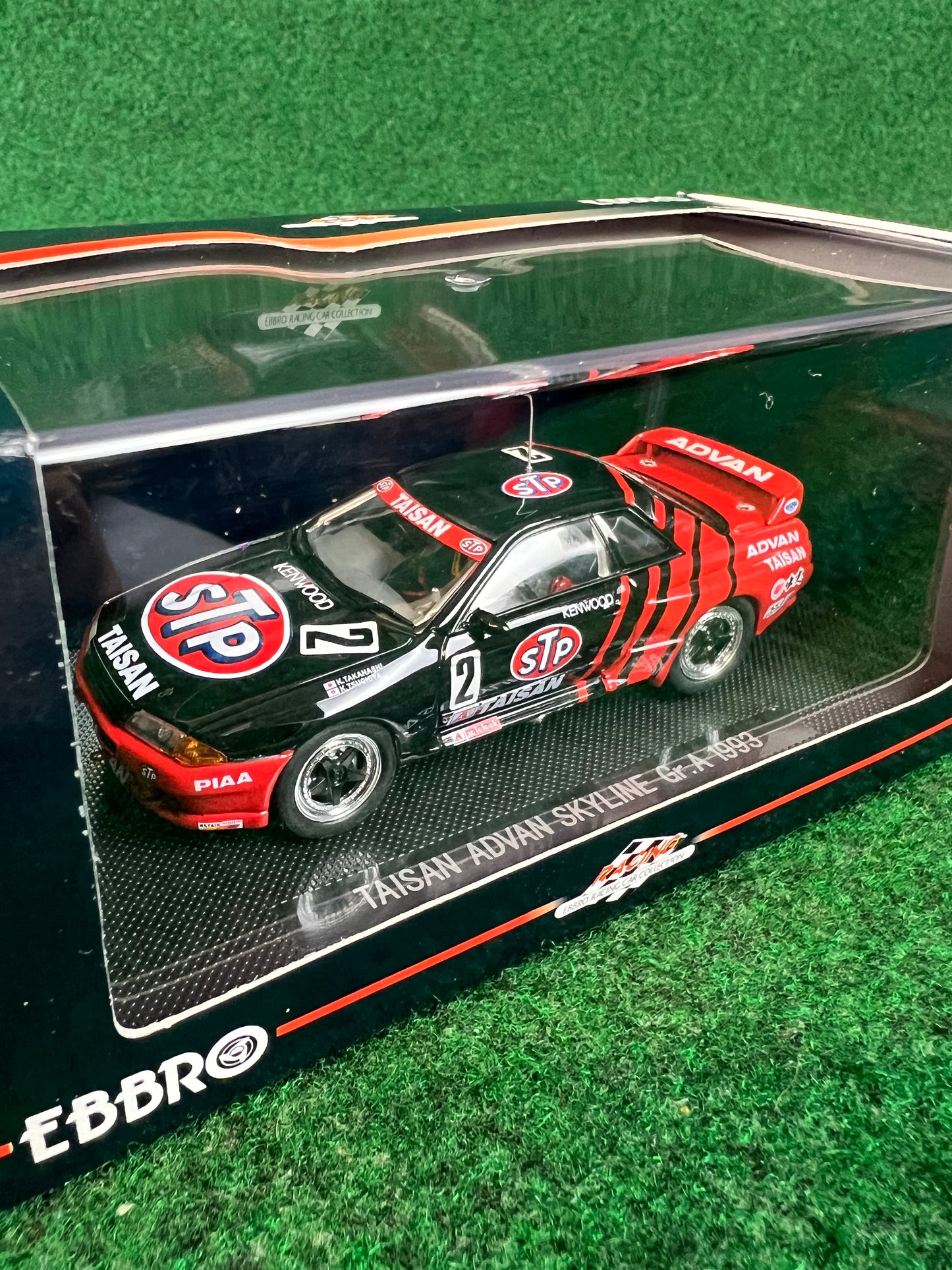 EBBRO Racing Collection - Taisan STP Nissan Skyline R32 GT-R 1/43 Scale Diecast