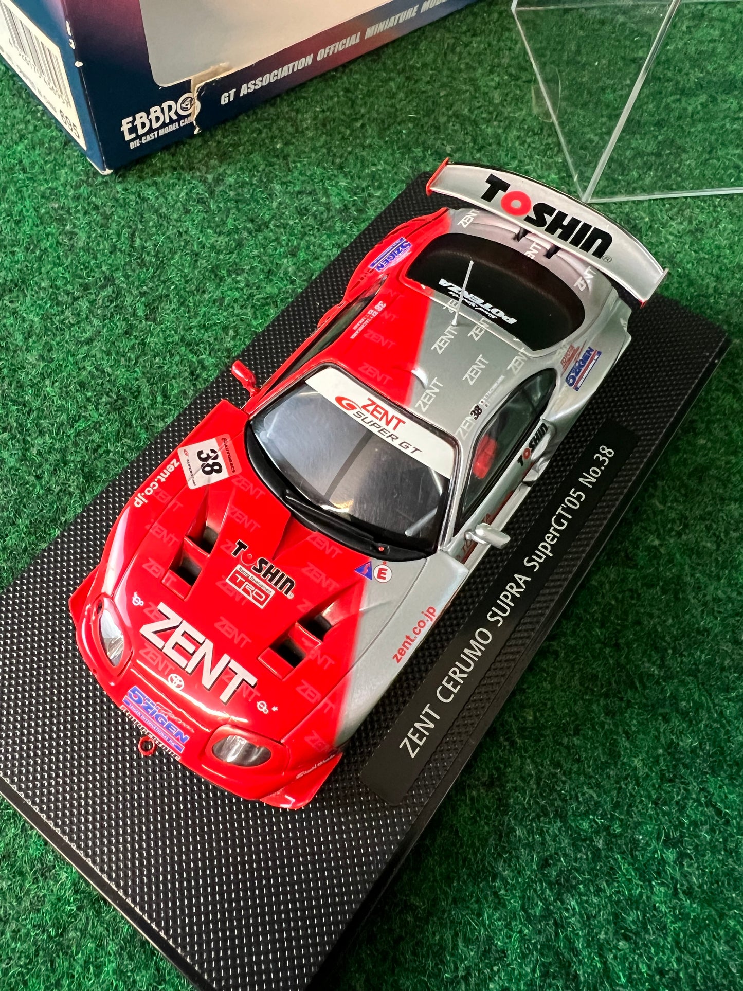 EBBRO - ZENT CERUMO 2005 Toyota Supra GT500 SuperGT No.38 1/43 Scale Diecast