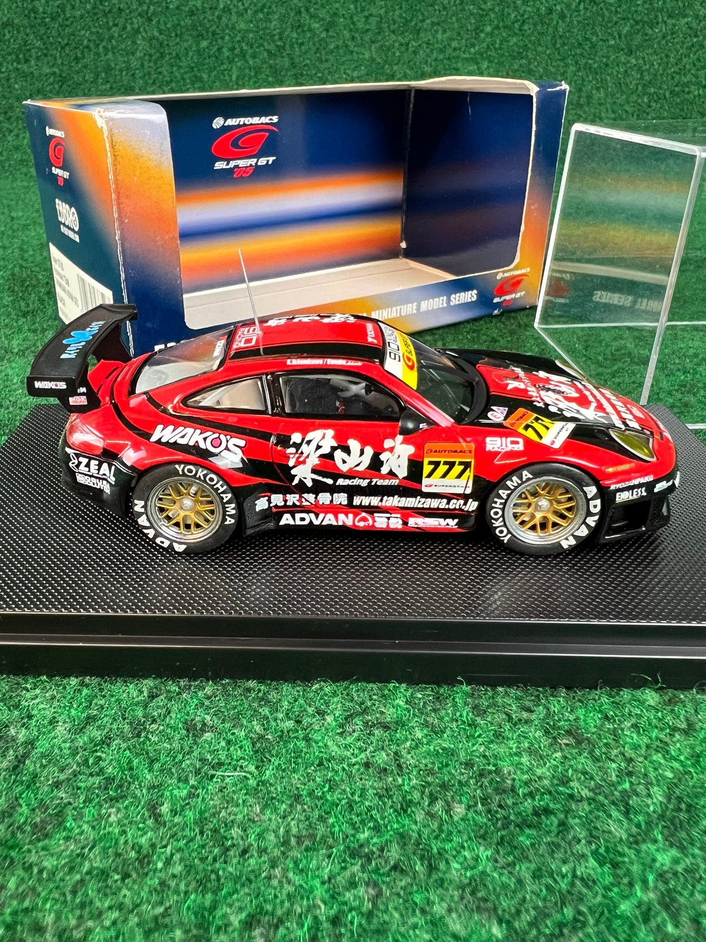 EBBRO - 2005 Super GT Ryozanpaku TEAM TAKAMIZAWA ADVAN Porsche 911 GT3 1/43 Scale Diecast