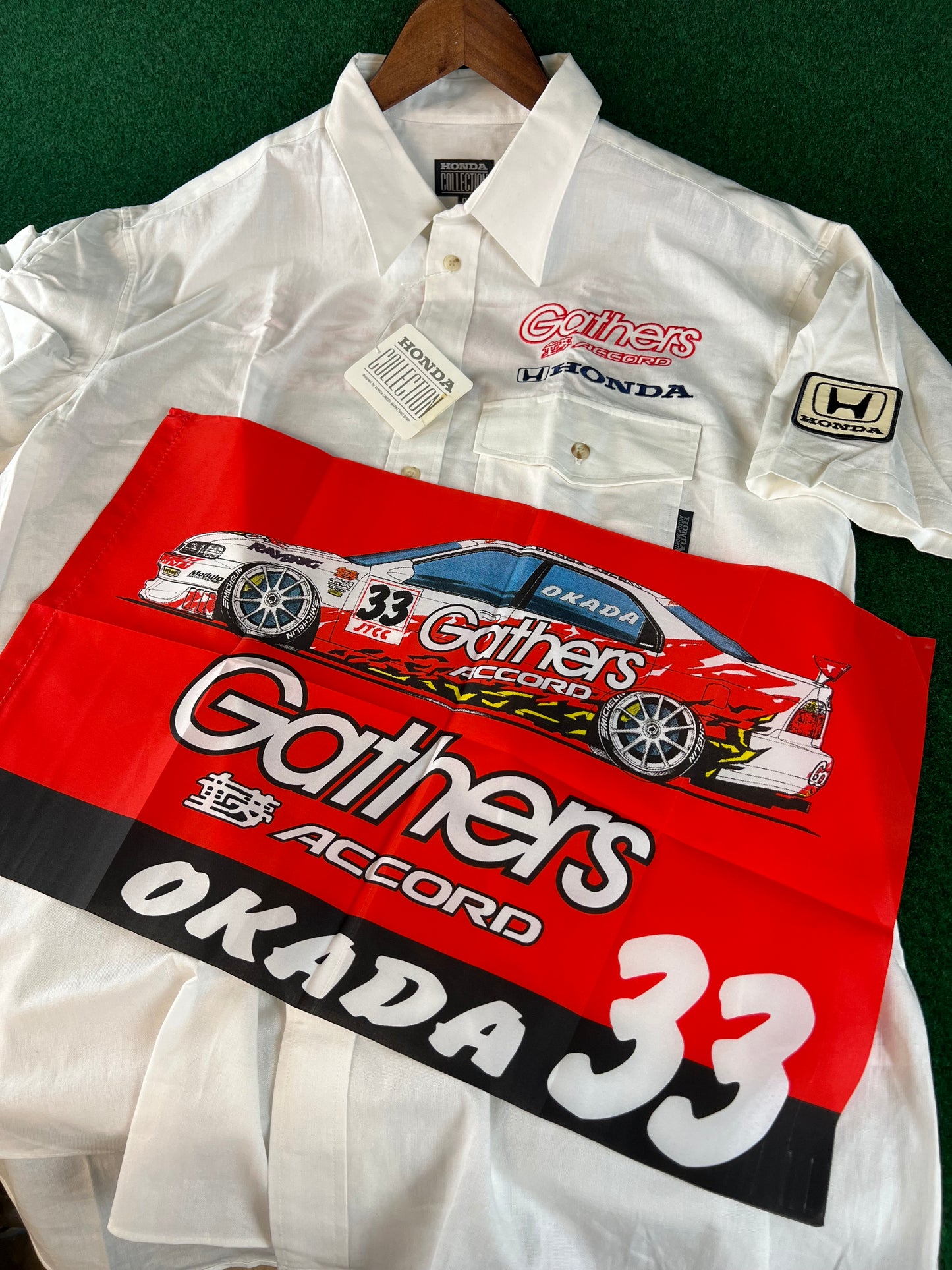 Gathers Honda - Honda Collection JTCC 1997 Honda Accord Buttondown Staff Shirt and #33 Okada Raceday Fan Cheering Flag Set