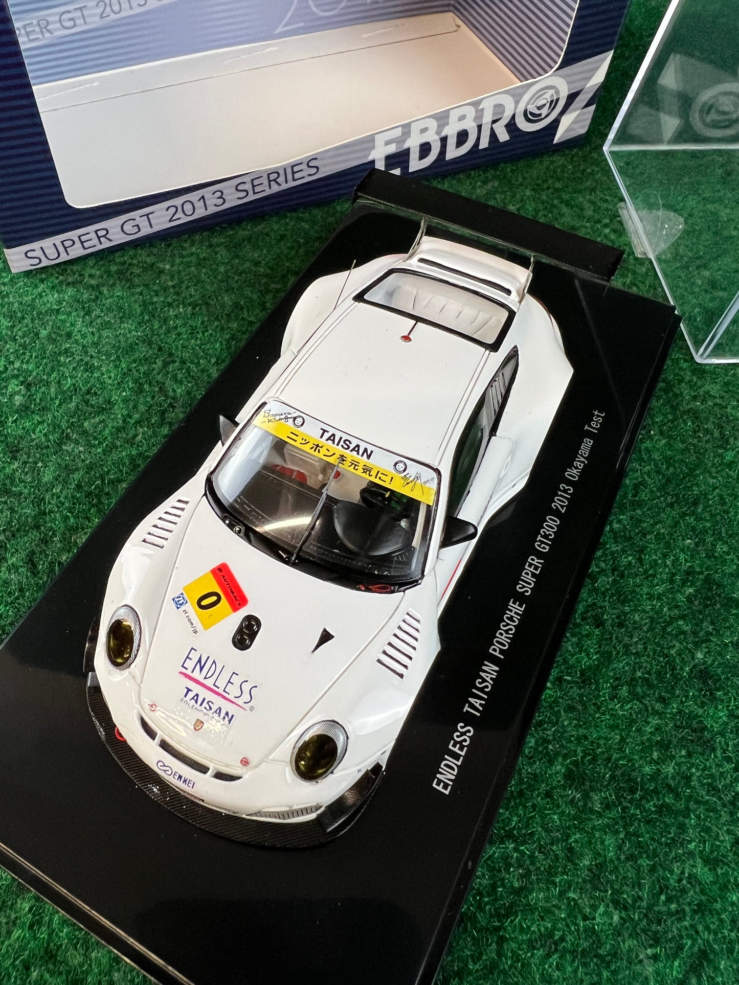 EBBRO - Super GT 2013 Okayama Test Endless Taisan Porsche 911 GT3R GT300 1/43 Scale Diecast
