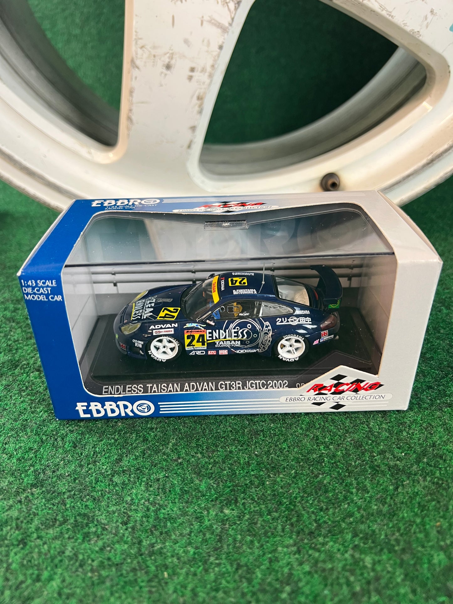 ENDLESS - 2004 Porsche 911 JGTC #26 Centerlock Race Wheel and Goods Set