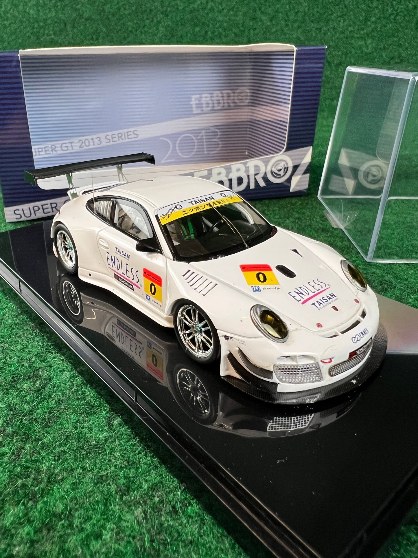 EBBRO - Super GT 2013 Okayama Test Endless Taisan Porsche 911 GT3R GT300 1/43 Scale Diecast