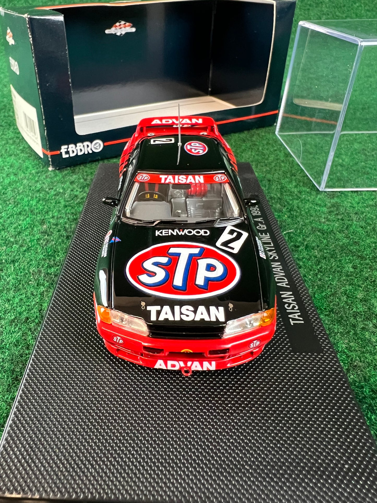 EBBRO Racing Collection - Taisan STP Nissan Skyline R32 GT-R 1/43 Scale Diecast
