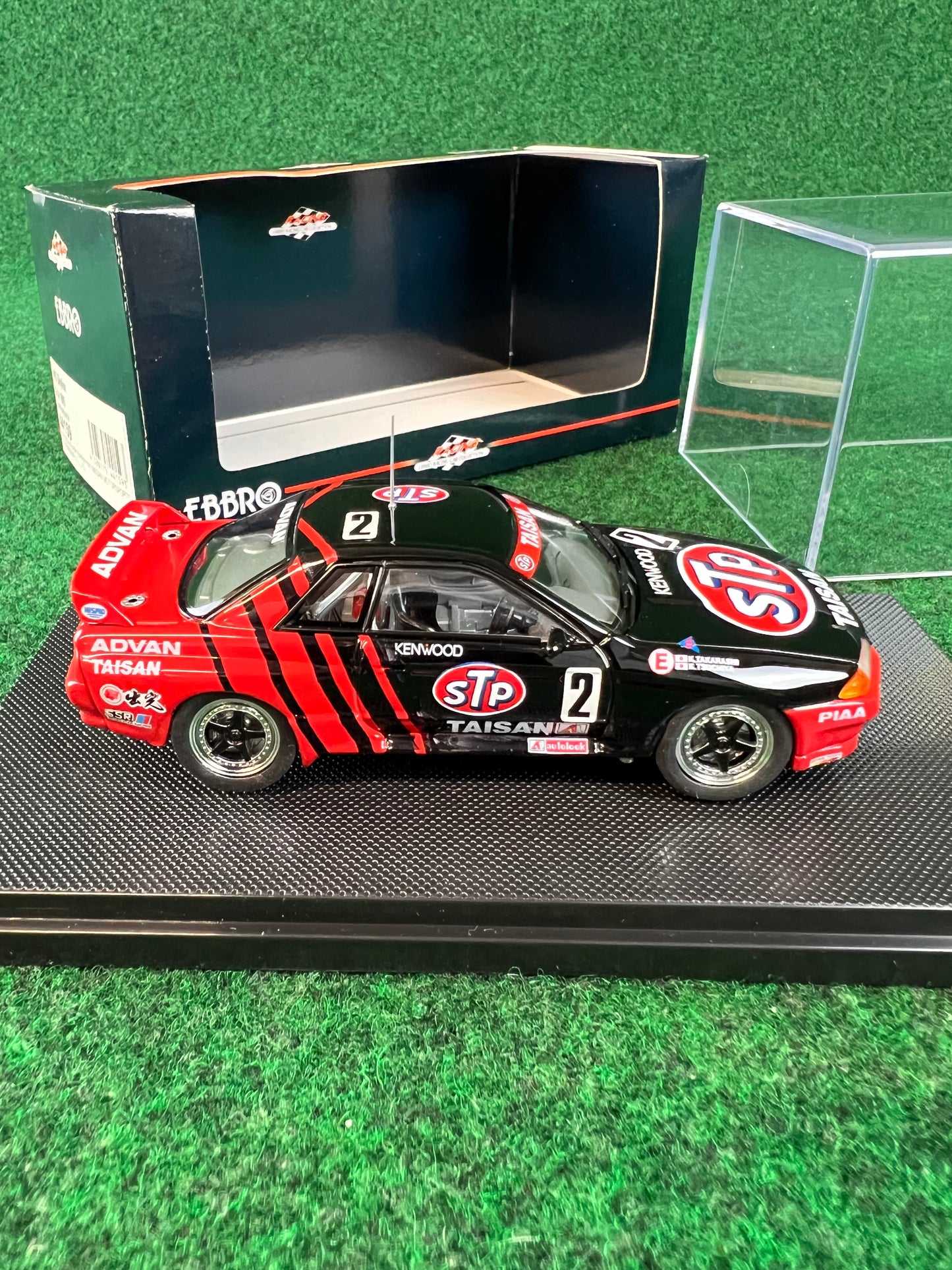 EBBRO Racing Collection - Taisan STP Nissan Skyline R32 GT-R 1/43 Scale Diecast