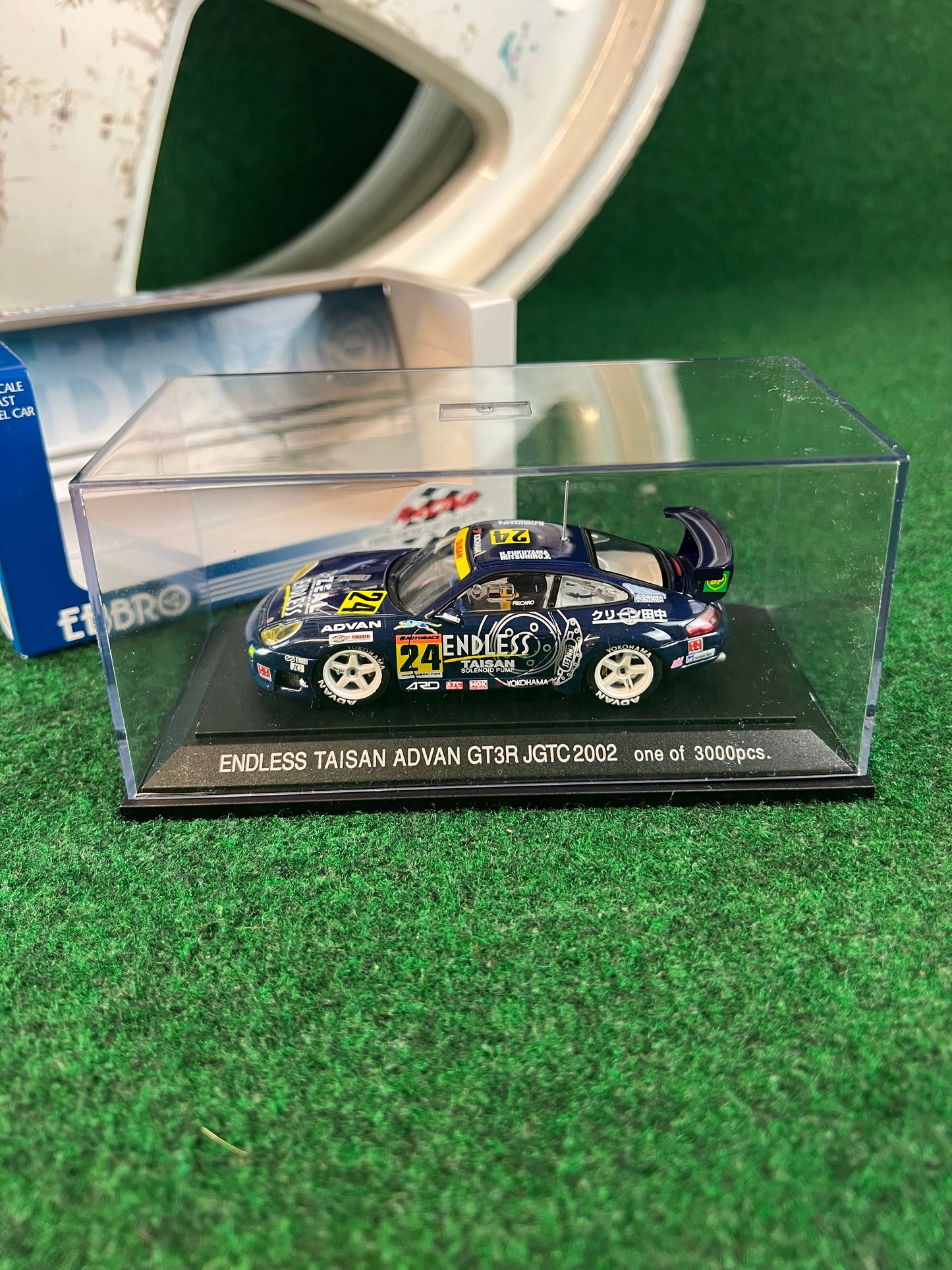 ENDLESS - 2004 Porsche 911 JGTC #26 Centerlock Race Wheel and Goods Set