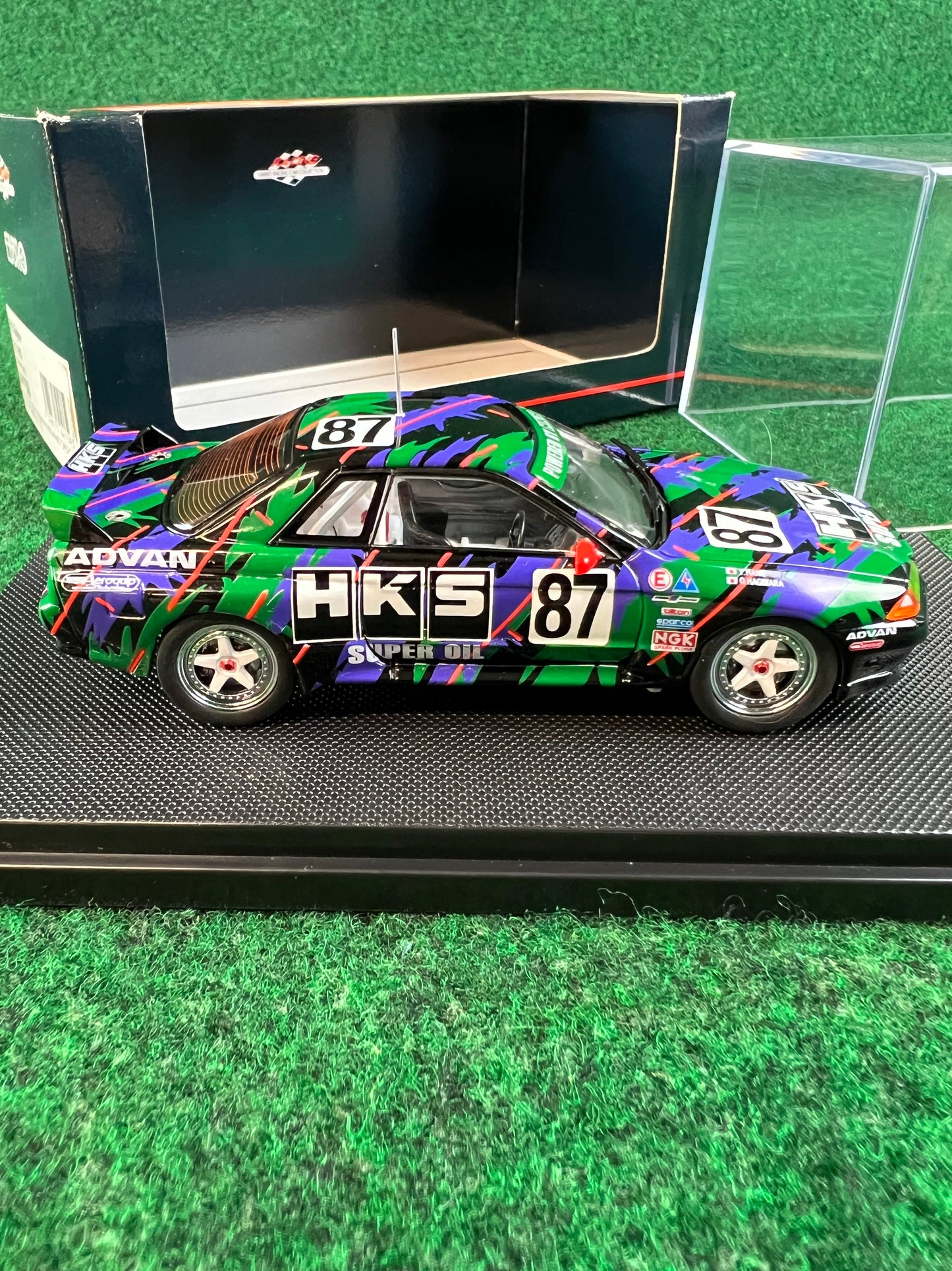 EBBRO Racing Collection - 1993 HKS Nissan Skyline R32 GTR Gr. A 1/43 Scale Diecast