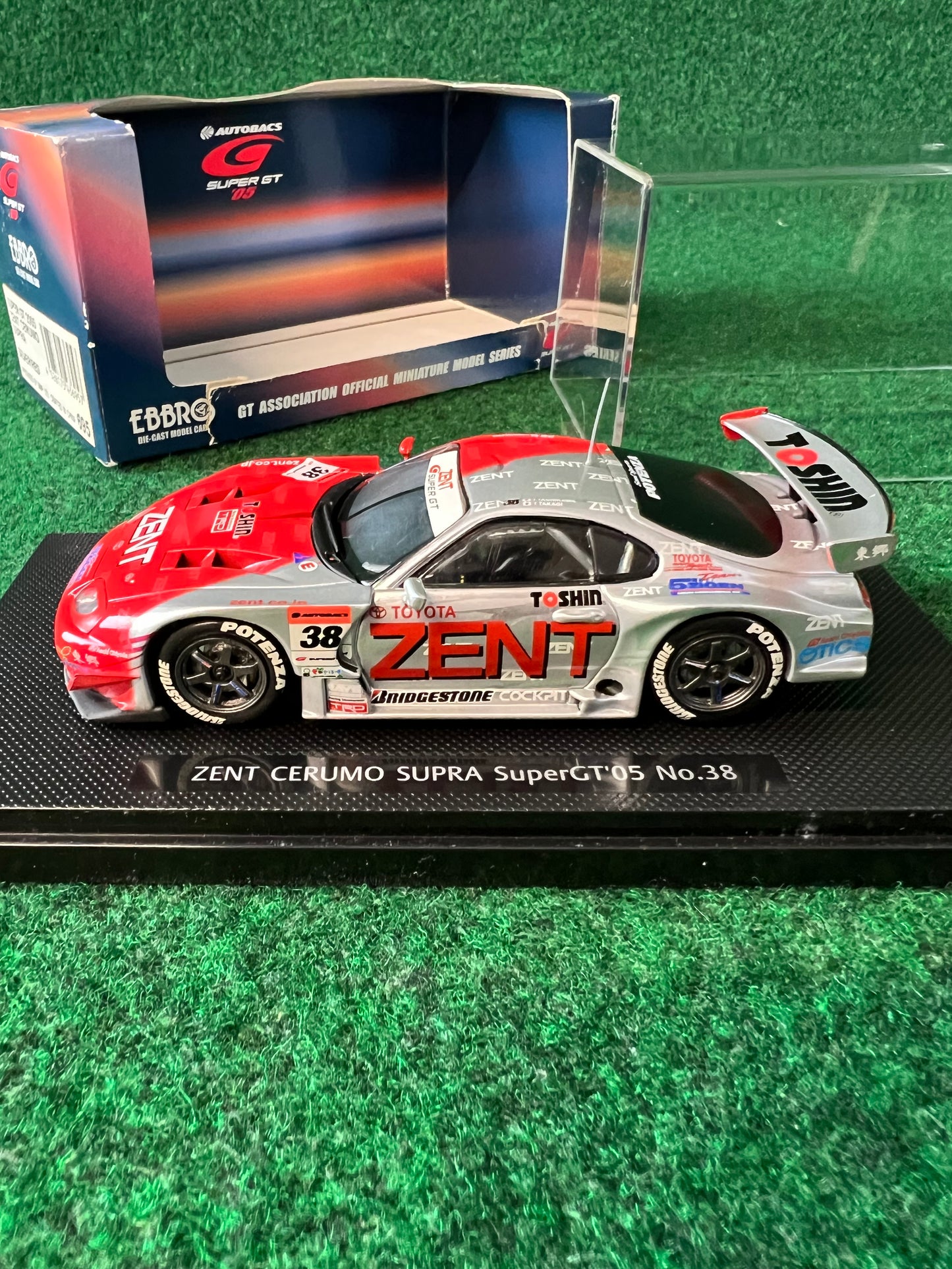 EBBRO - ZENT CERUMO 2005 Toyota Supra GT500 SuperGT No.38 1/43 Scale Diecast