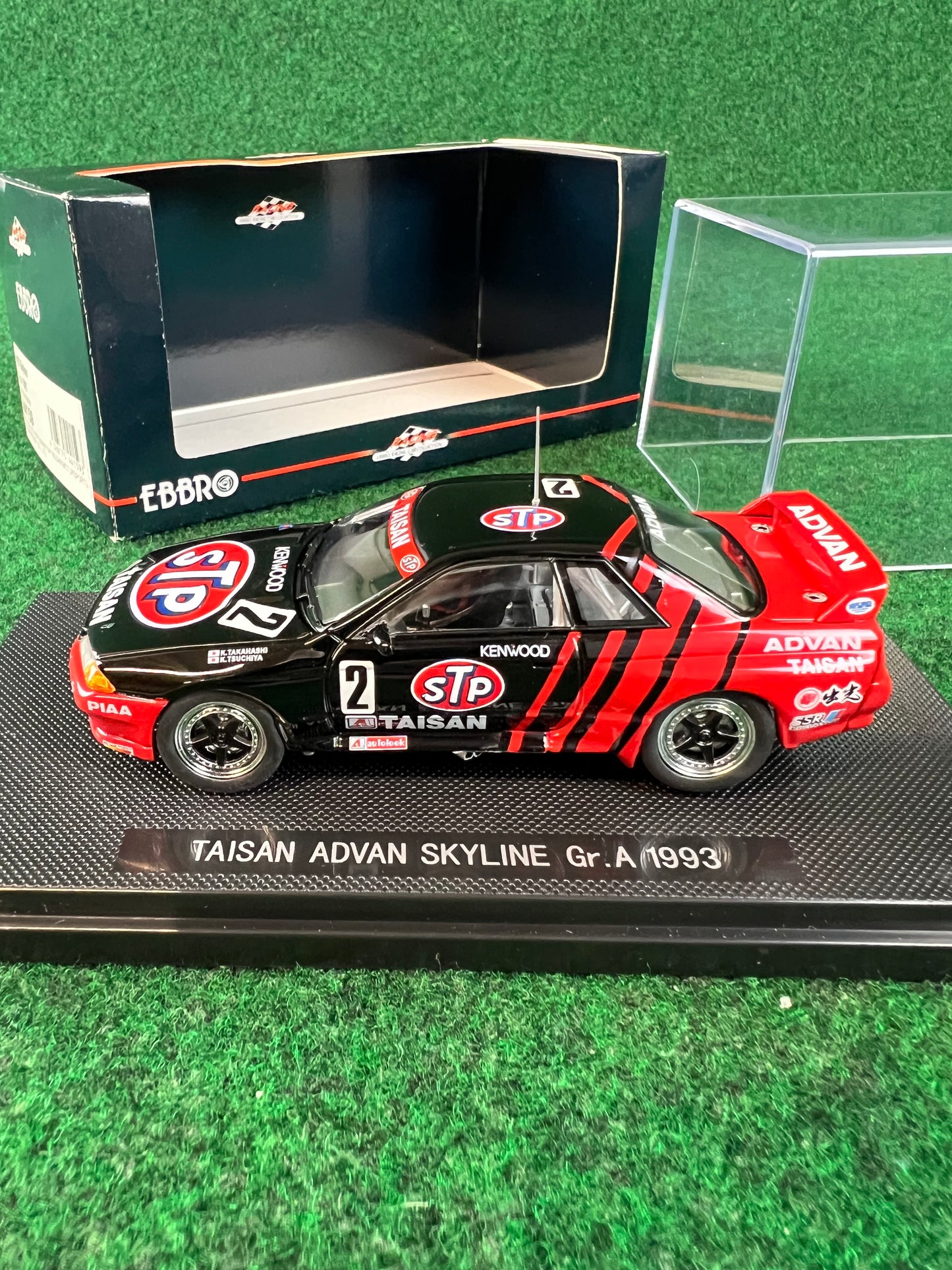 EBBRO Racing Collection - Taisan STP Nissan Skyline R32 GT-R 1/43 Scale Diecast