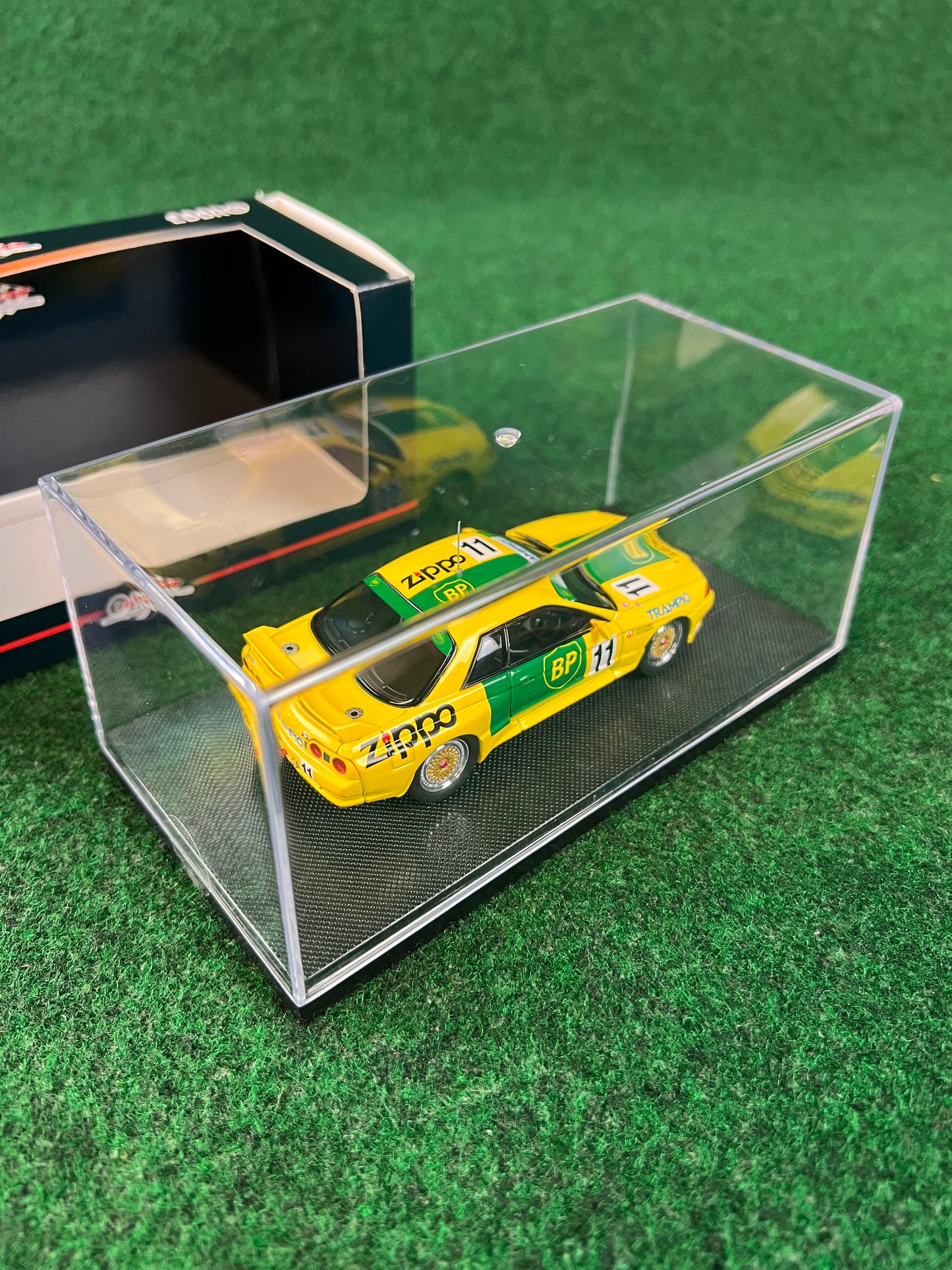 EBBRO Racing Collection - BP Trampio Nissan Skyline R32 GT-R 1/43 Scale Diecast