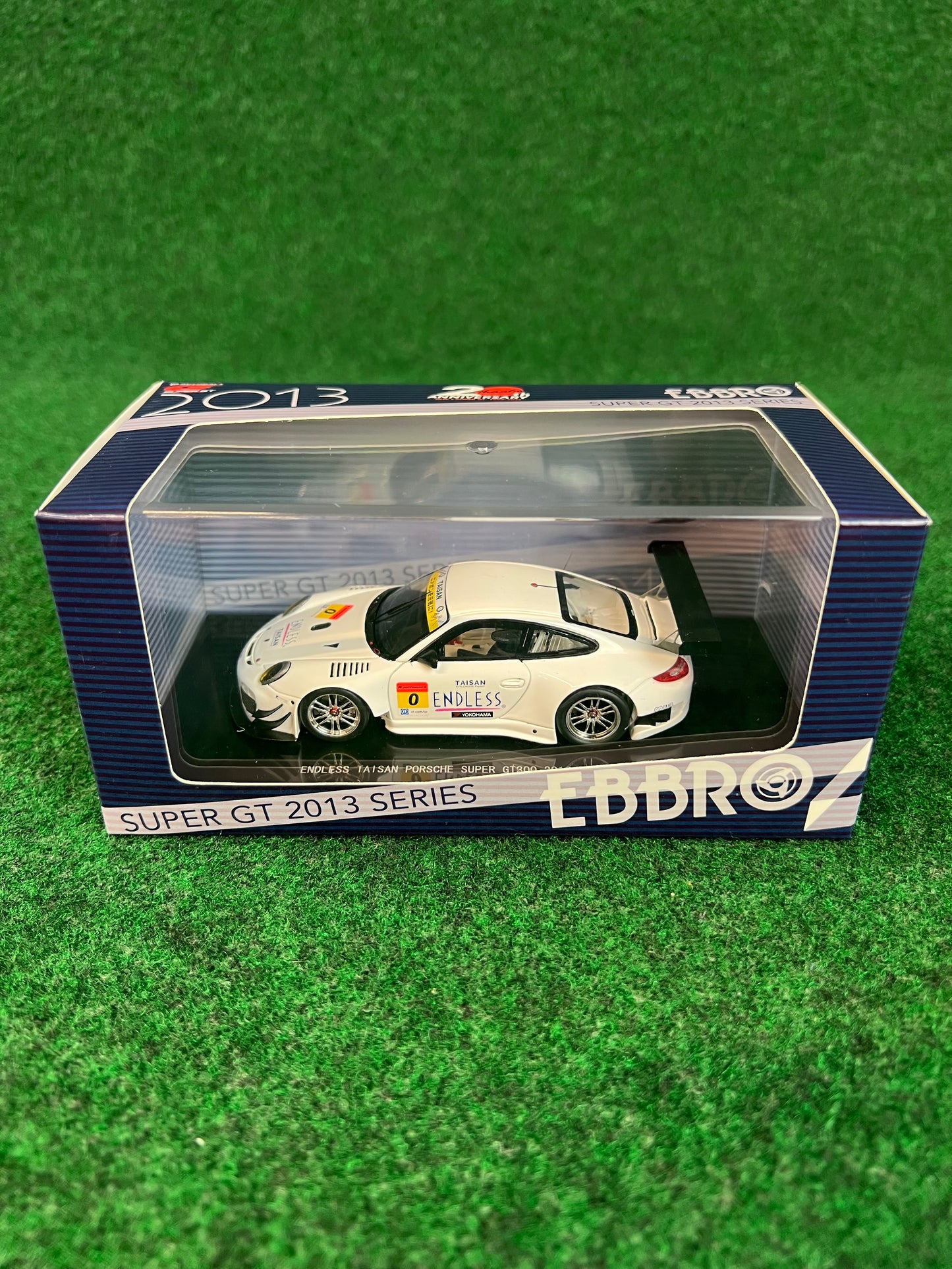 EBBRO - Super GT 2013 Okayama Test Endless Taisan Porsche 911 GT3R GT300 1/43 Scale Diecast