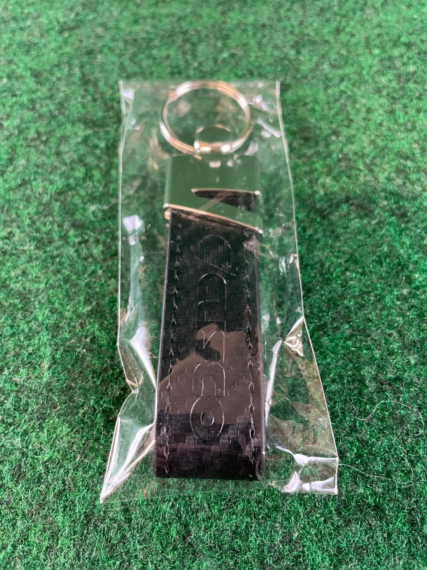 CUSCO - Carbon Fiber Leather Style Look Black/Chrome Strap Keychain