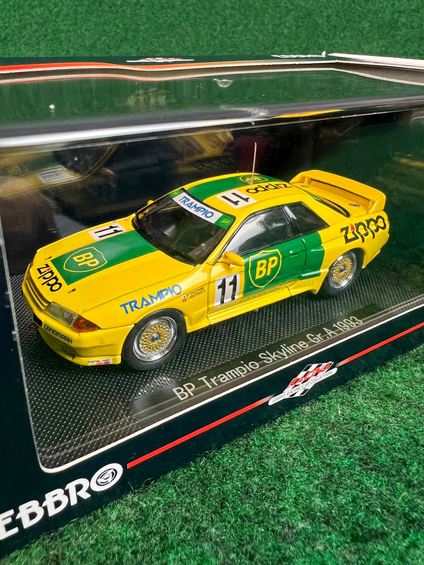 EBBRO Racing Collection - BP Trampio Nissan Skyline R32 GT-R 1/43 Scale Diecast