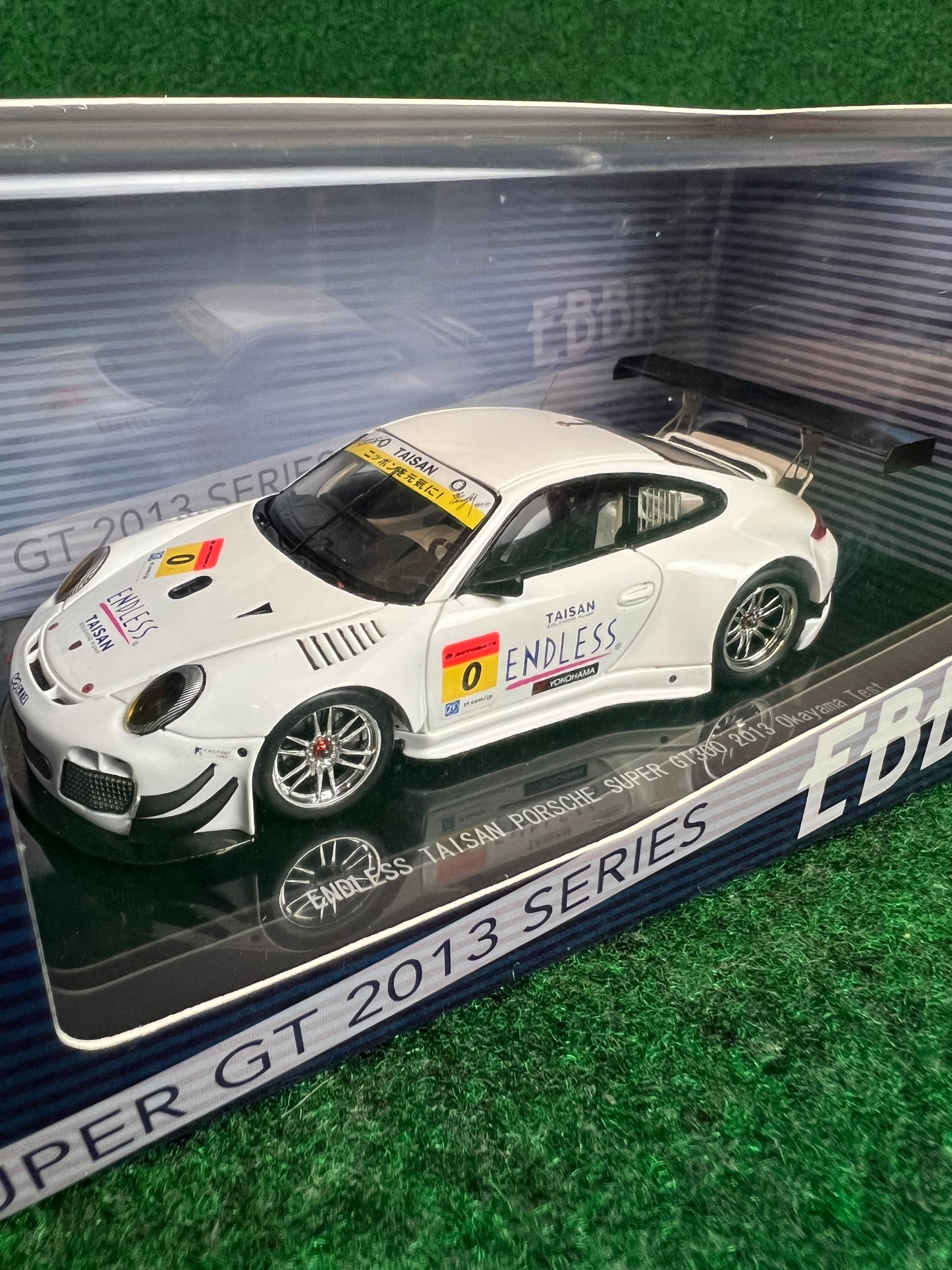 EBBRO - Super GT 2013 Okayama Test Endless Taisan Porsche 911 GT3R GT300 1/43 Scale Diecast