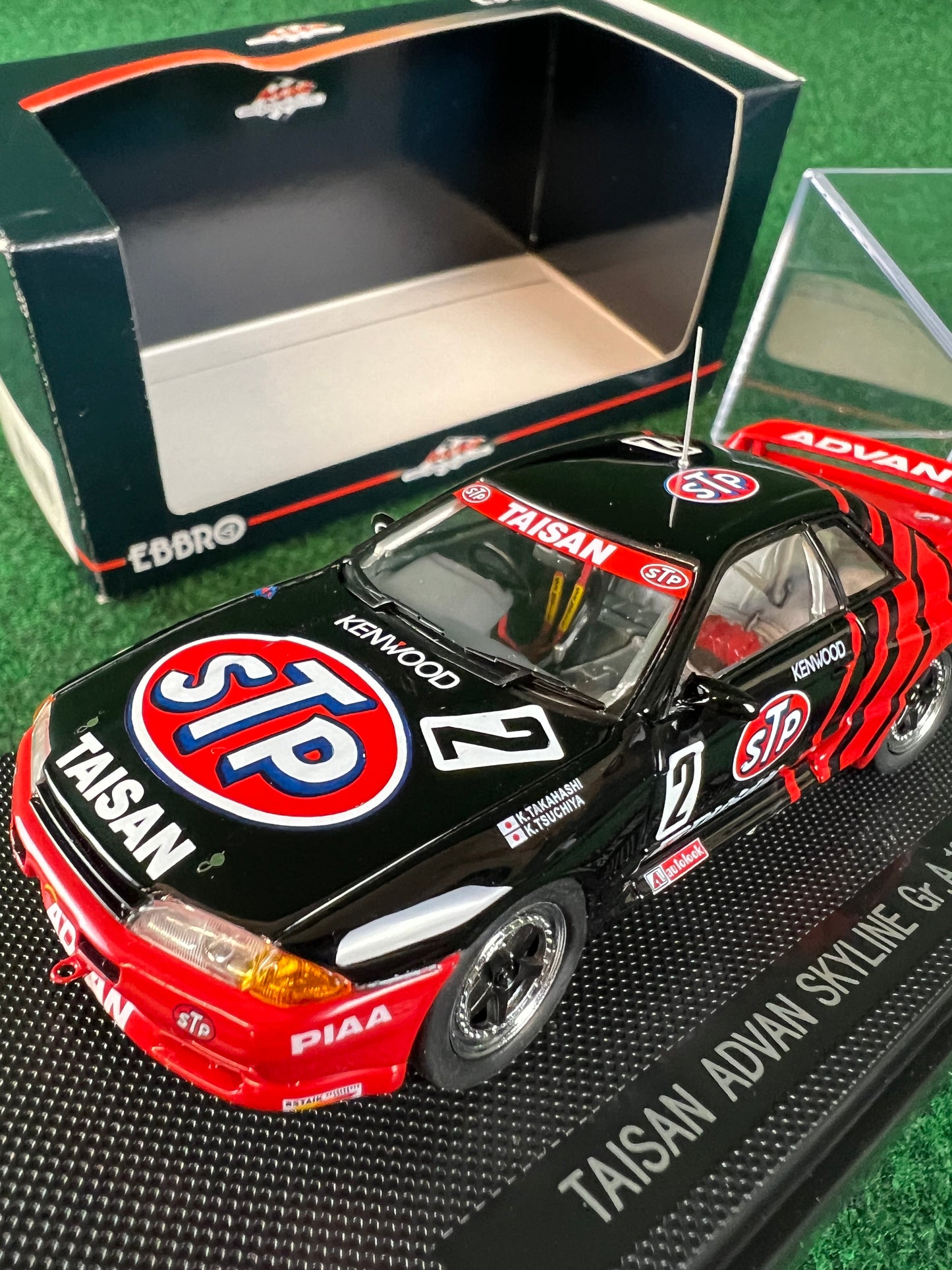 EBBRO Racing Collection - Taisan STP Nissan Skyline R32 GT-R 1/43 Scale Diecast