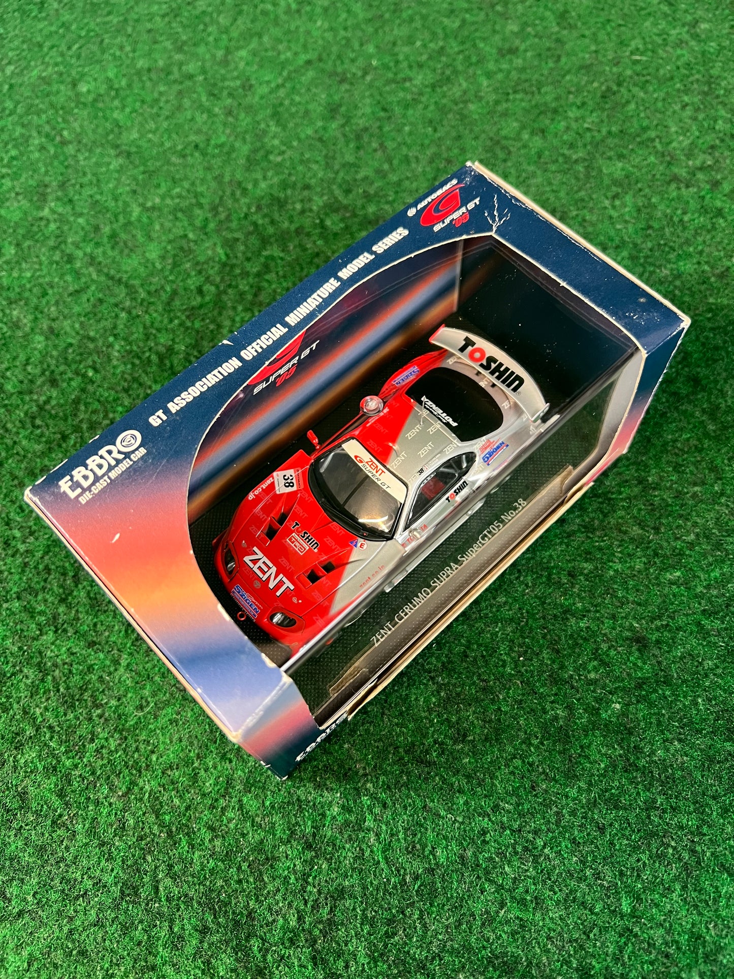EBBRO - ZENT CERUMO 2005 Toyota Supra GT500 SuperGT No.38 1/43 Scale Diecast