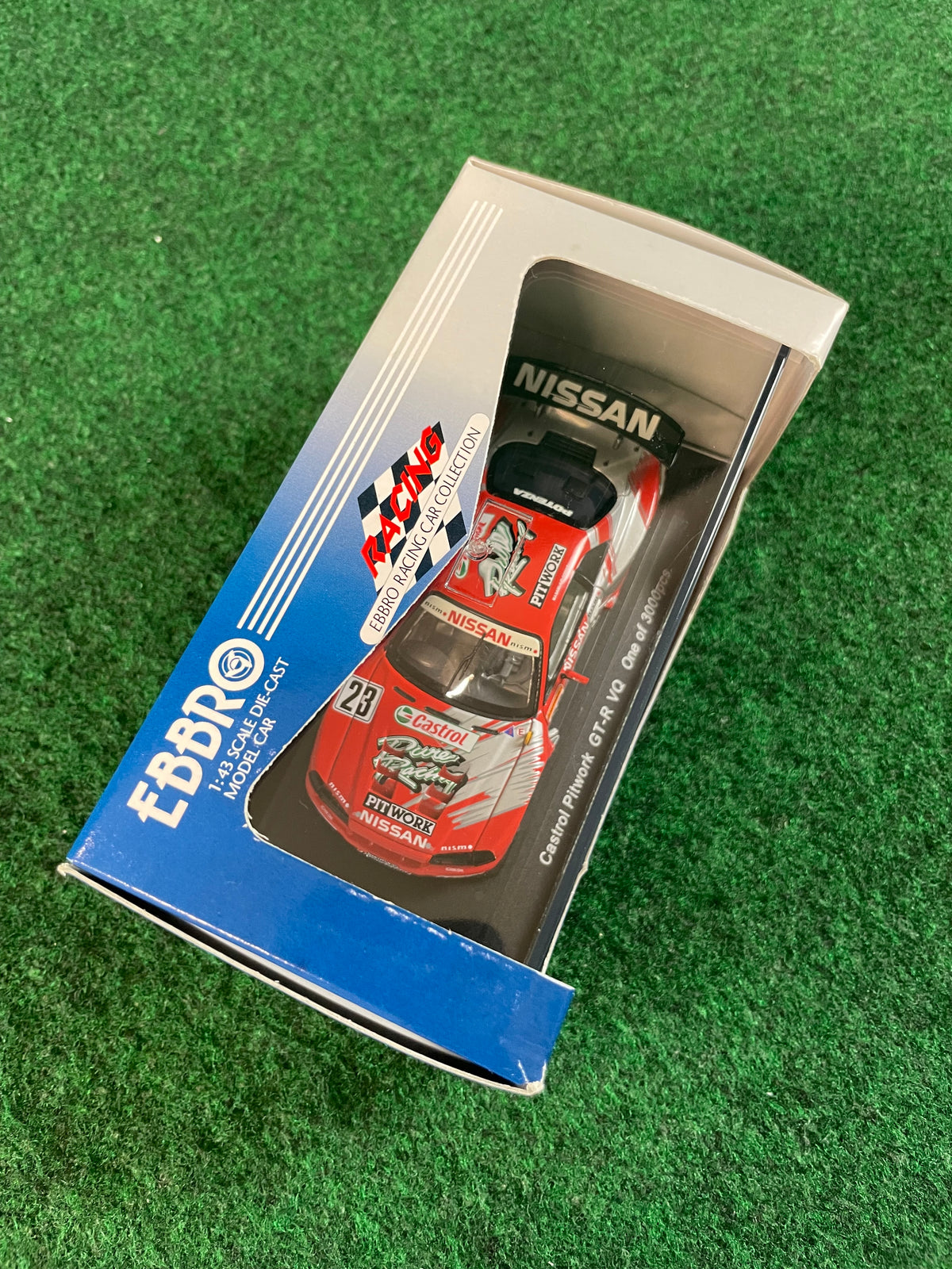 EBBRO Racing Car Collection - 2002 Castrol Pitwork Nissan Skyline R34 GT-R VQ 1/43 Scale Diecast