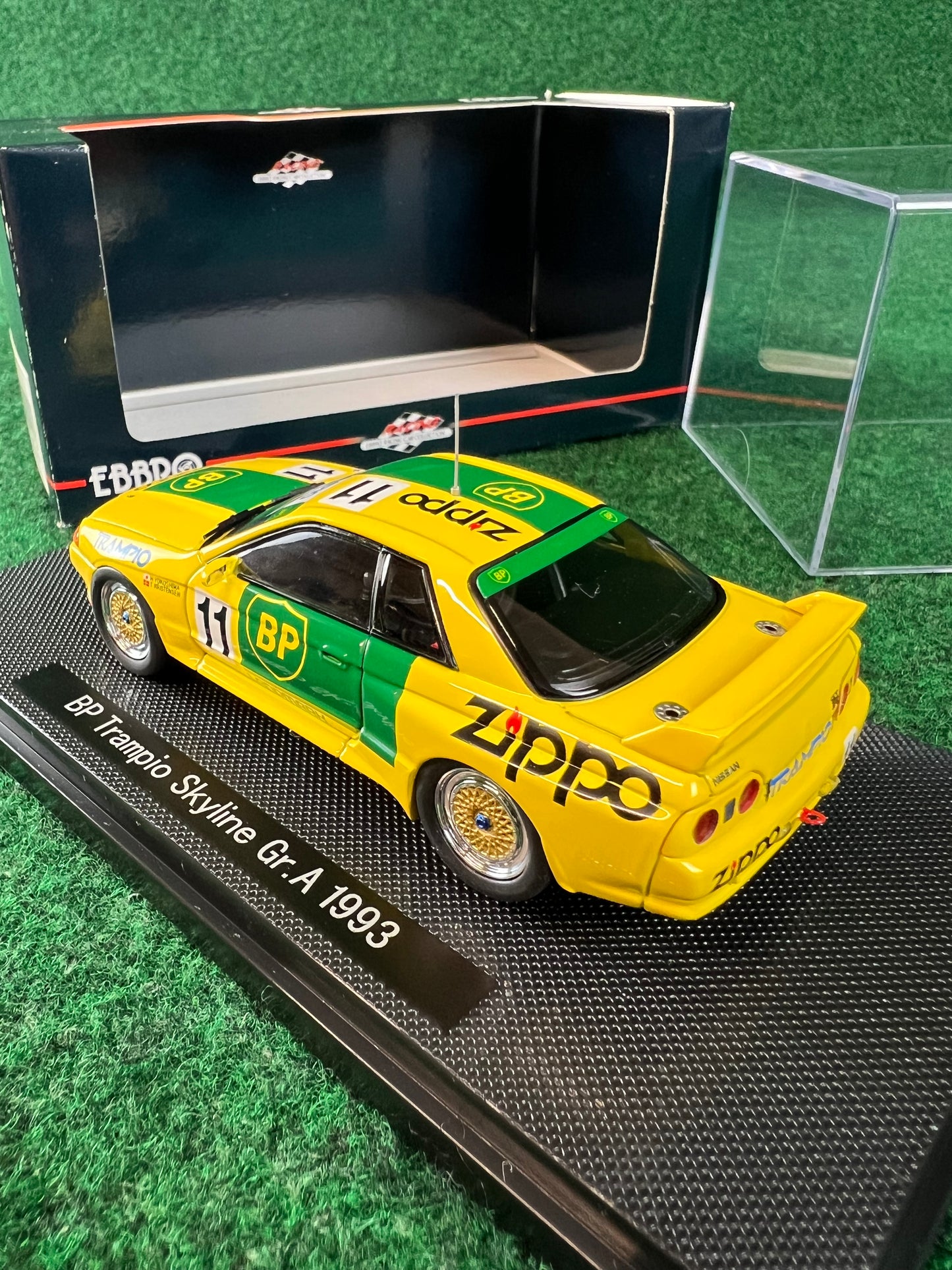 EBBRO Racing Collection - BP Trampio Nissan Skyline R32 GT-R 1/43 Scale Diecast