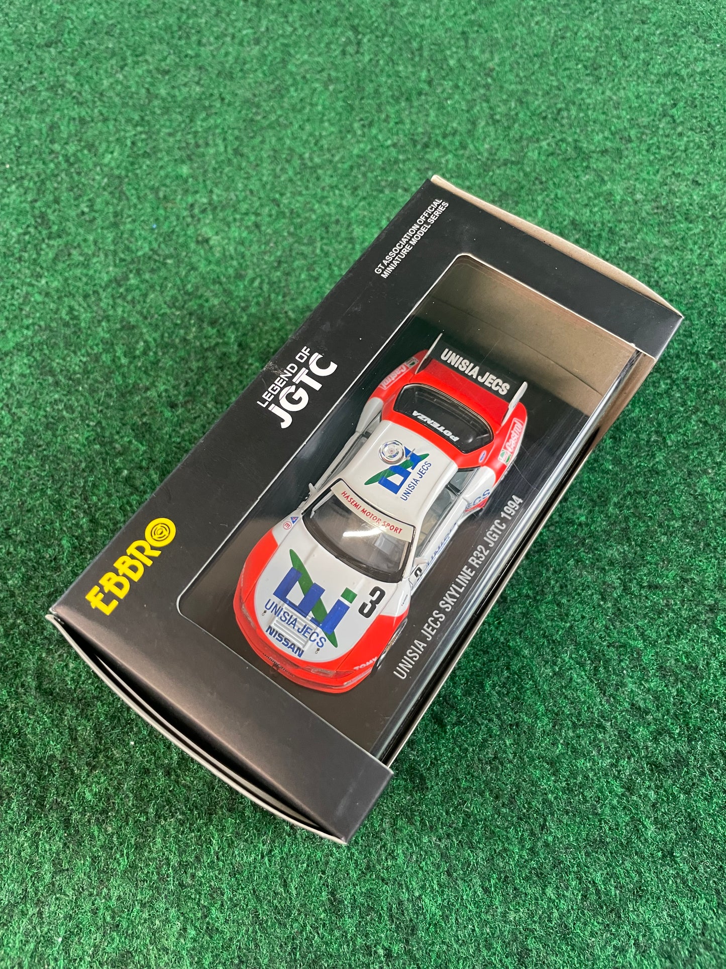 EBBRO Legends of JGTC - 1994 Unisia JECS Nissan Skyline R32 GTR 1/43 Scale Diecast