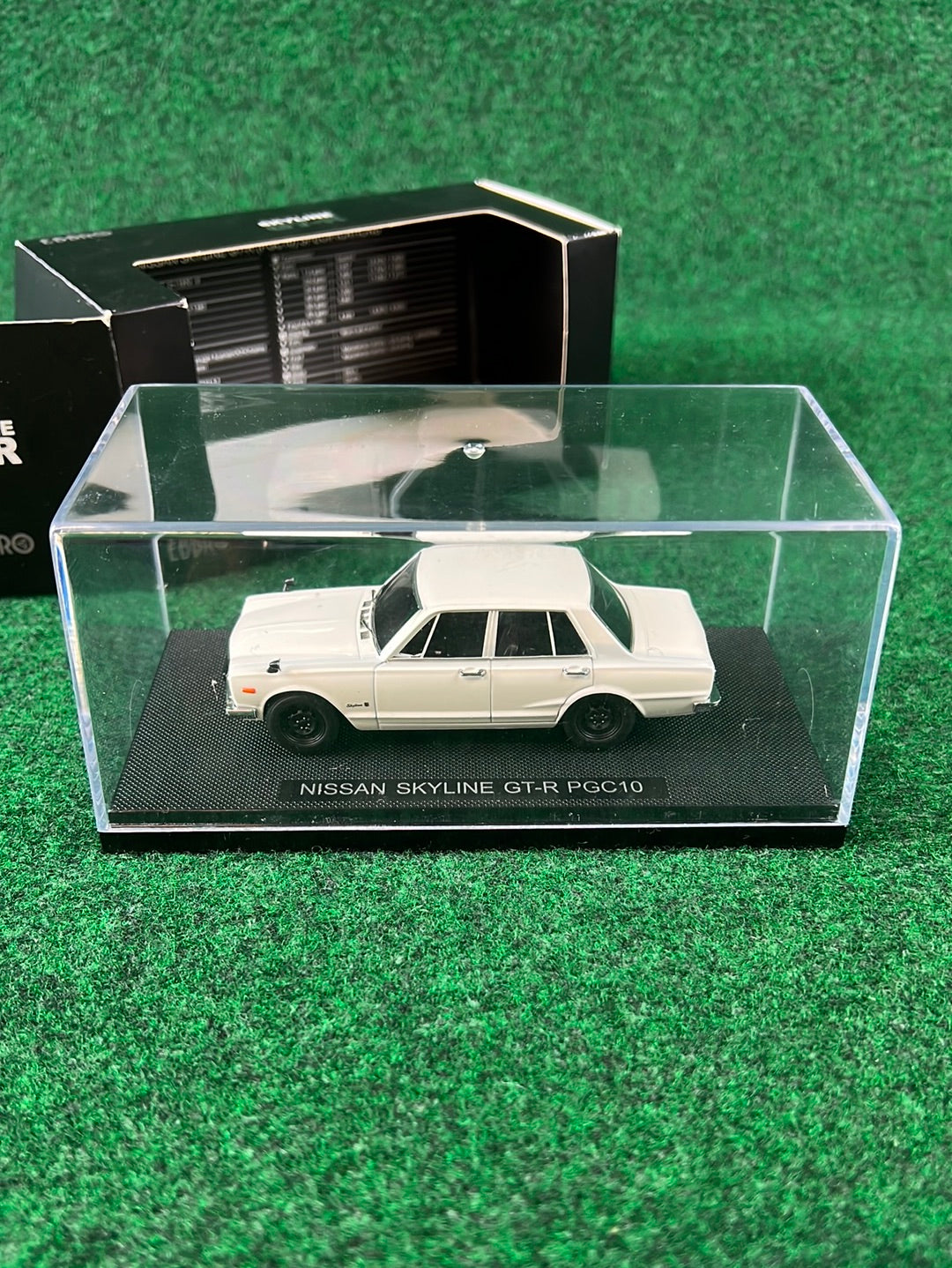 EBBRO Nissan Skyline GT-R PGC10 White 1/43 Scale Diecast
