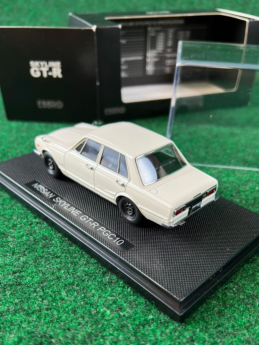 EBBRO Nissan Skyline GT-R PGC10 White 1/43 Scale Diecast