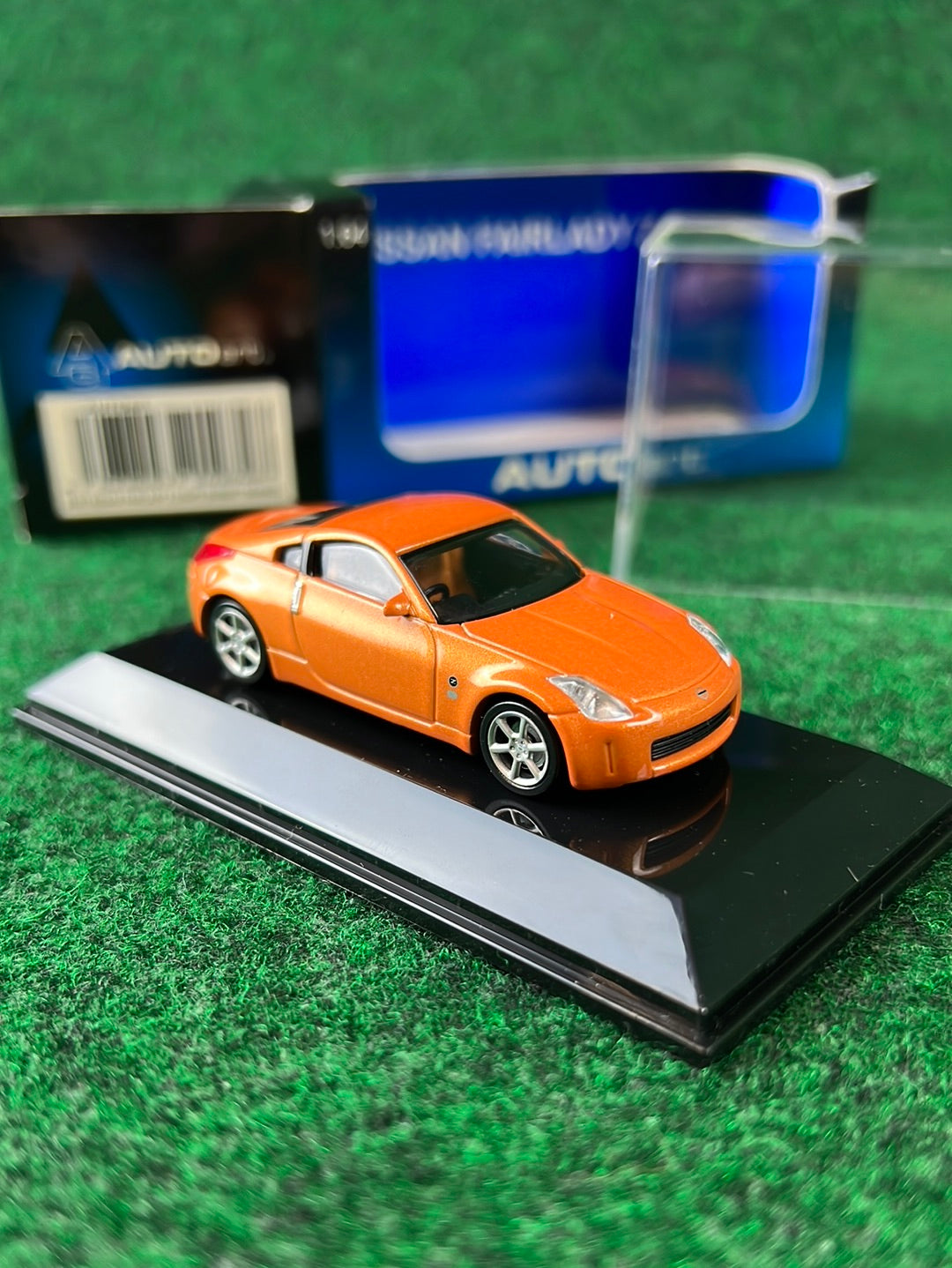 AutoArt - Nissan Fairlady Z 1/64 Scale Diecast