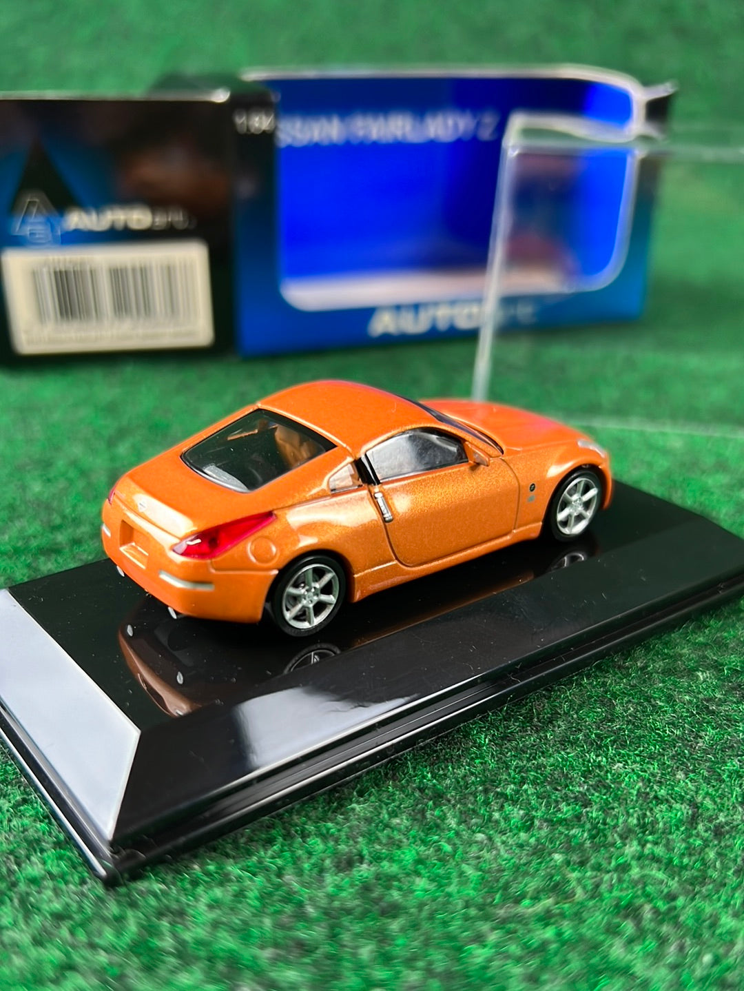 AutoArt - Nissan Fairlady Z 1/64 Scale Diecast