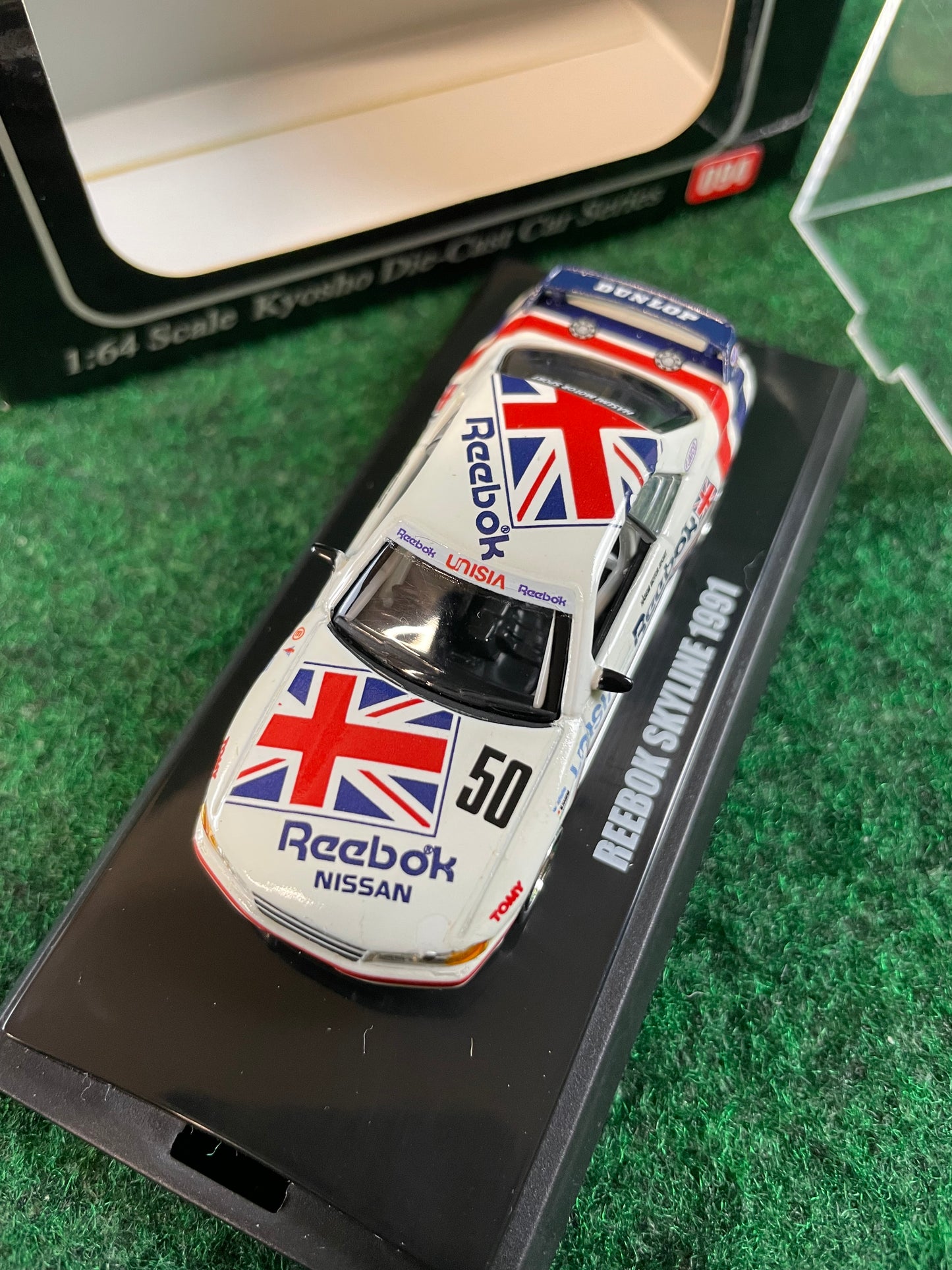 KYOSHO - Beads Collection 1990 & 1991 Reebok Nissan Skyline R32 GT-R 1/64 Scale Diecast Set